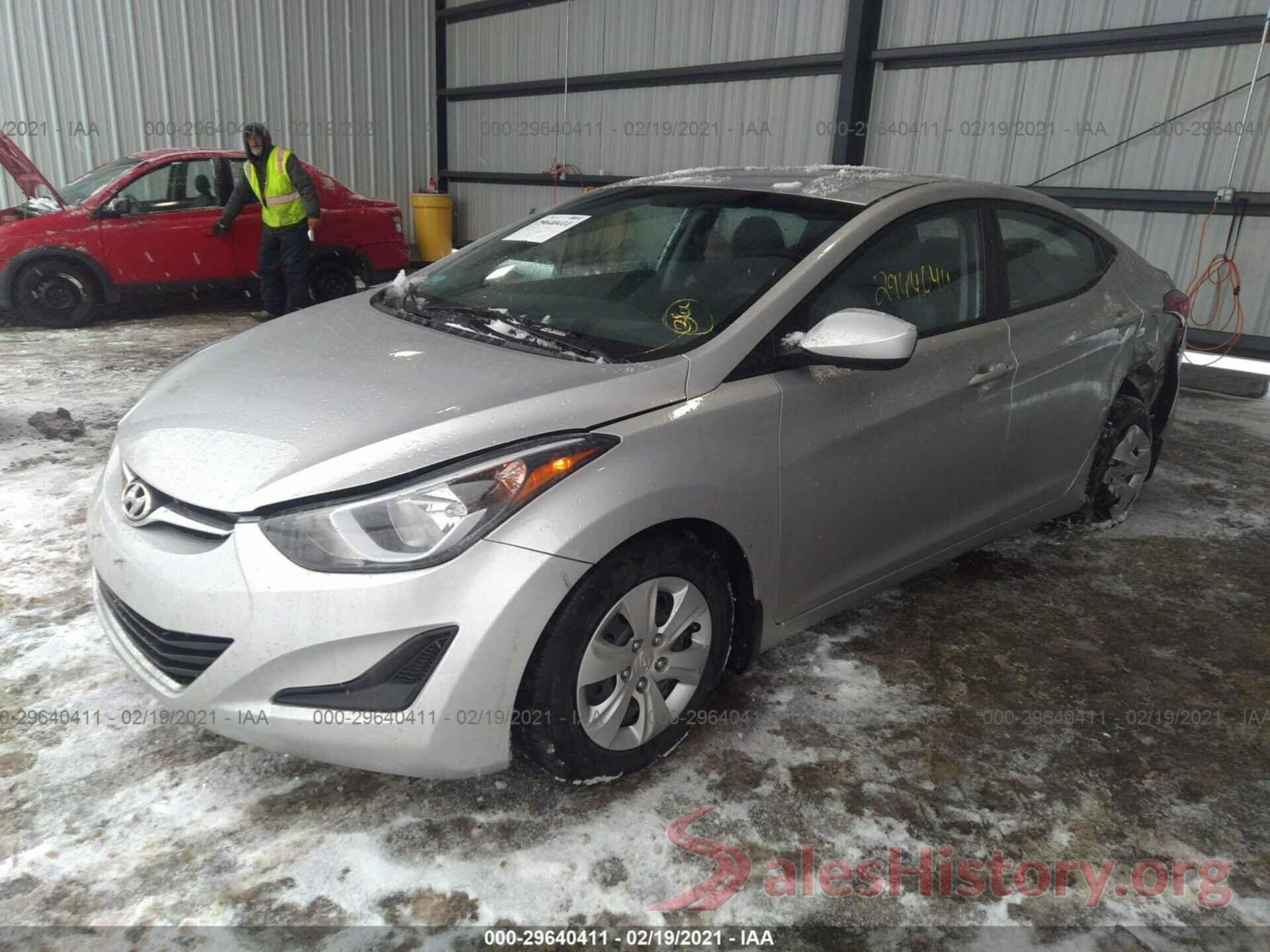 5NPDH4AE7GH750052 2016 HYUNDAI ELANTRA