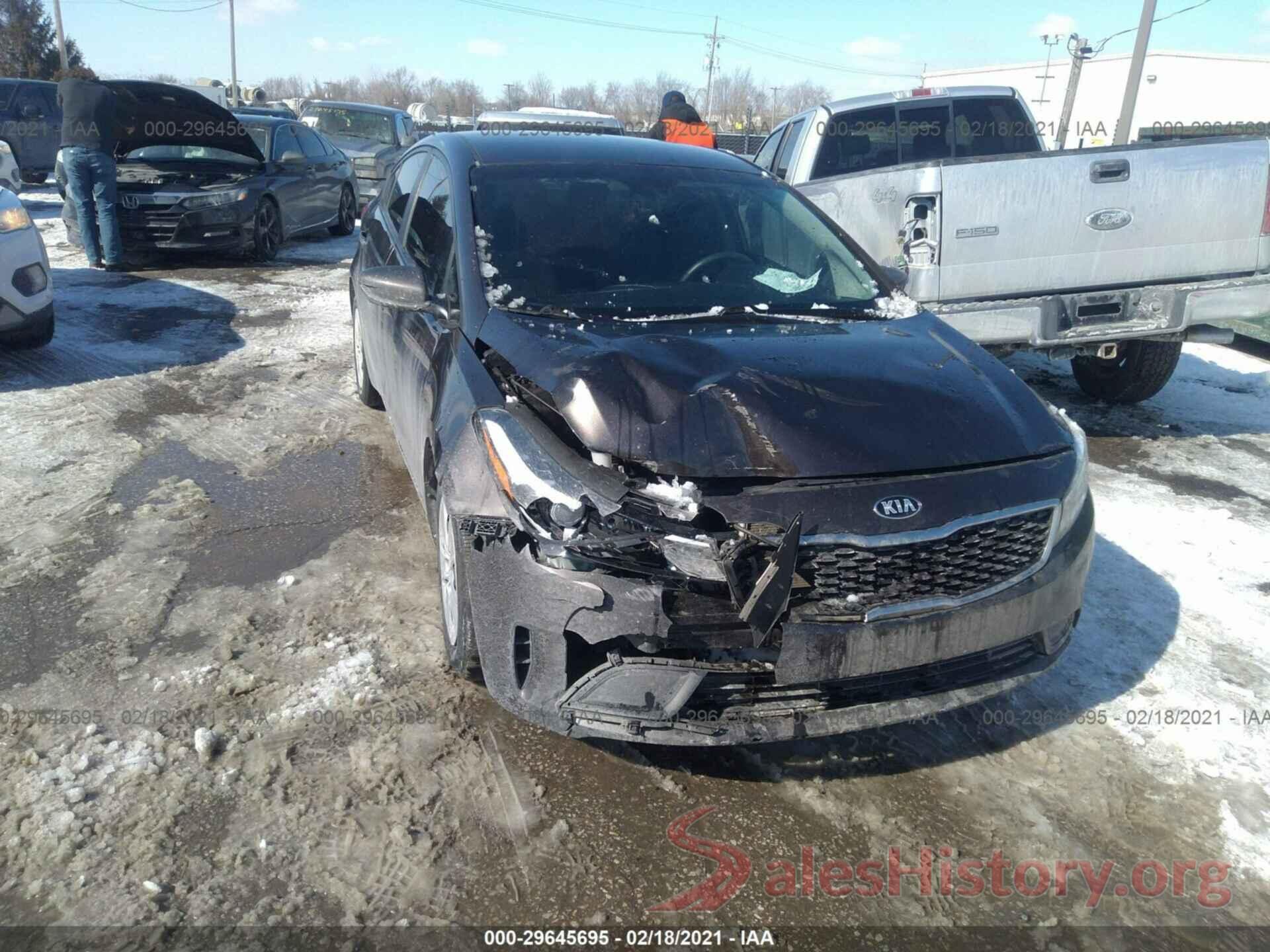 3KPFK4A7XJE164050 2018 KIA FORTE