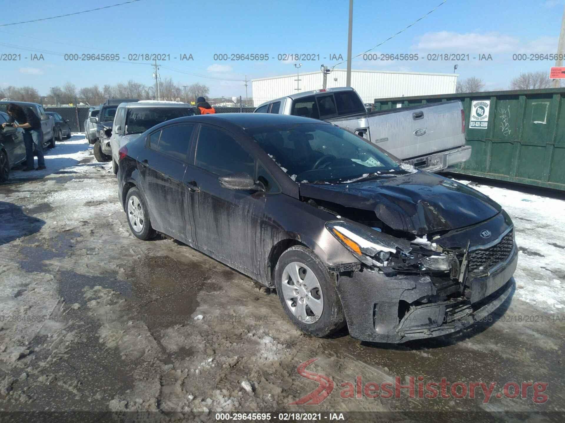 3KPFK4A7XJE164050 2018 KIA FORTE