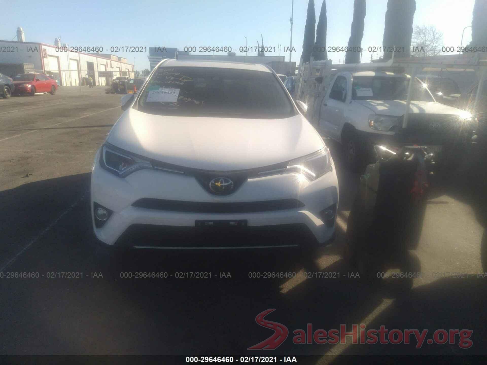 2T3WFREV4JW457215 2018 TOYOTA RAV4