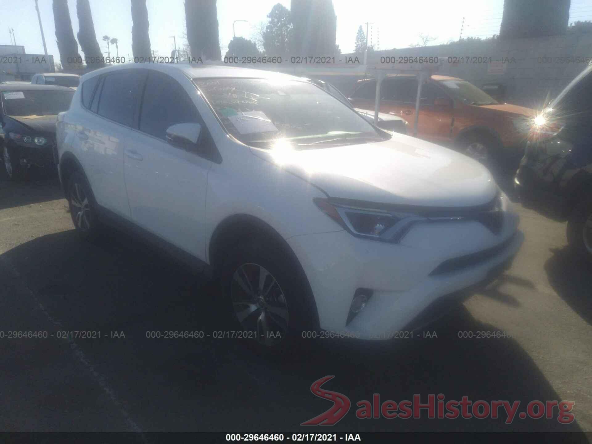 2T3WFREV4JW457215 2018 TOYOTA RAV4