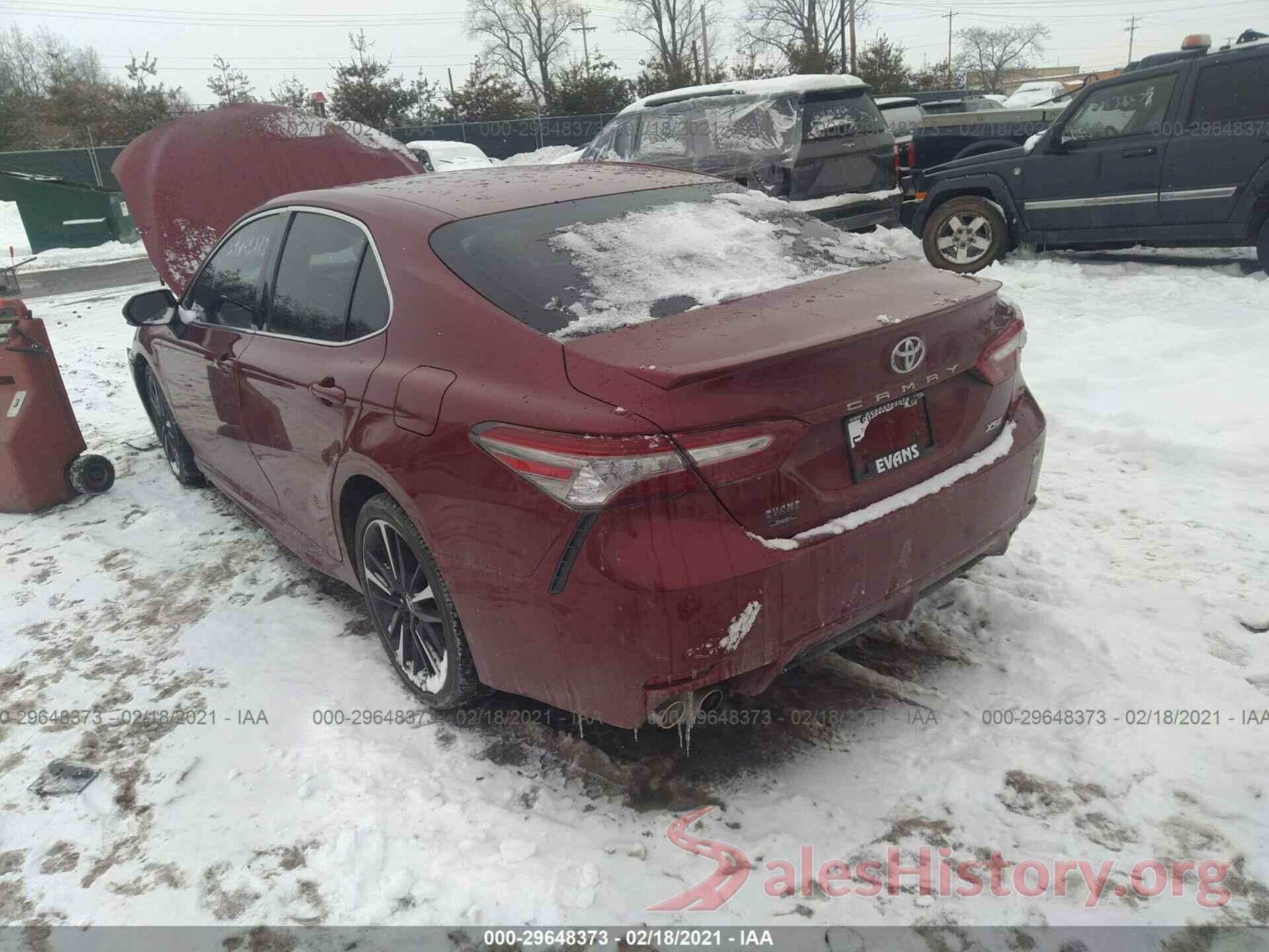 4T1B61HK0JU564272 2018 TOYOTA CAMRY