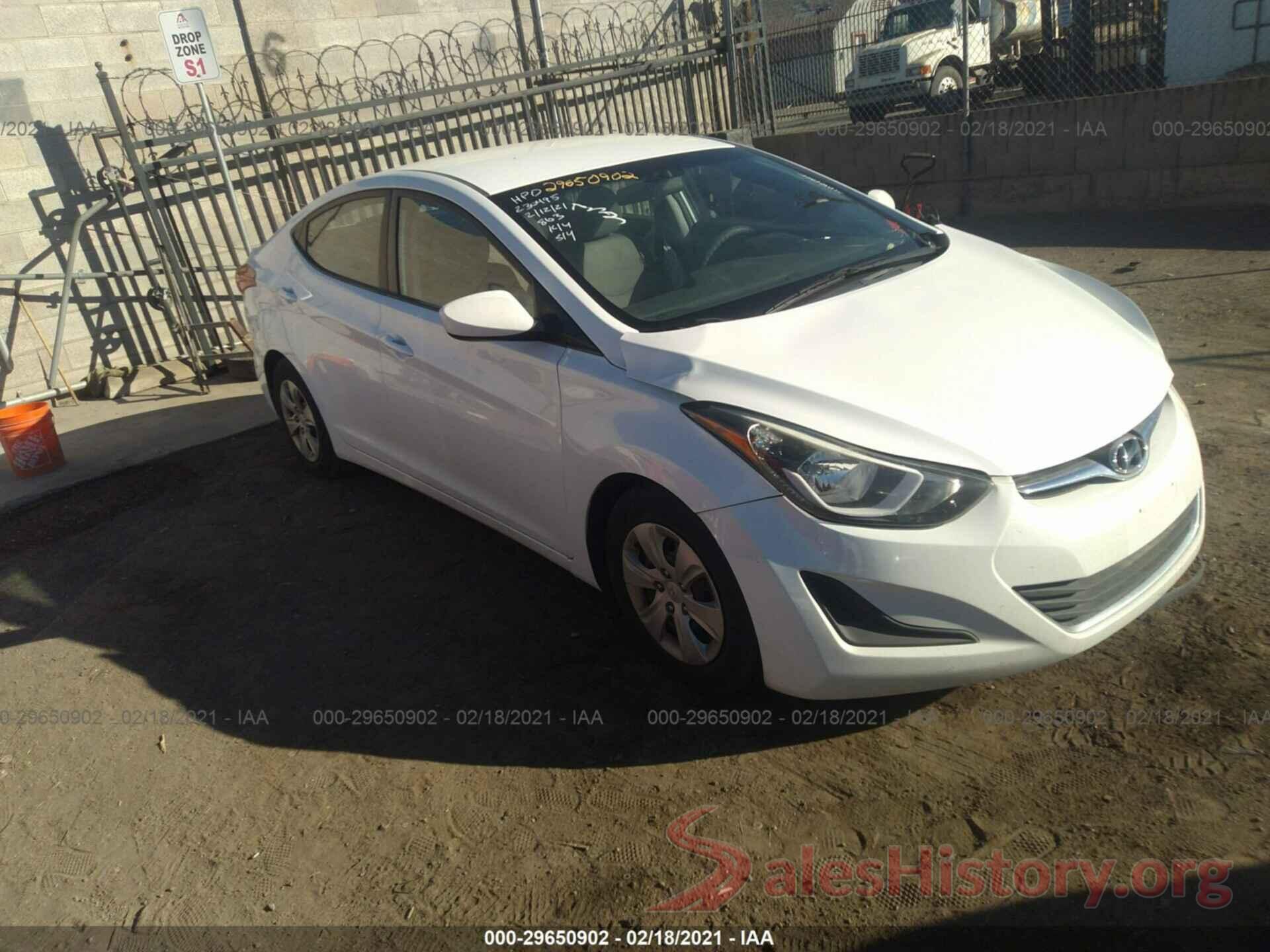 5NPDH4AE6GH695769 2016 HYUNDAI ELANTRA