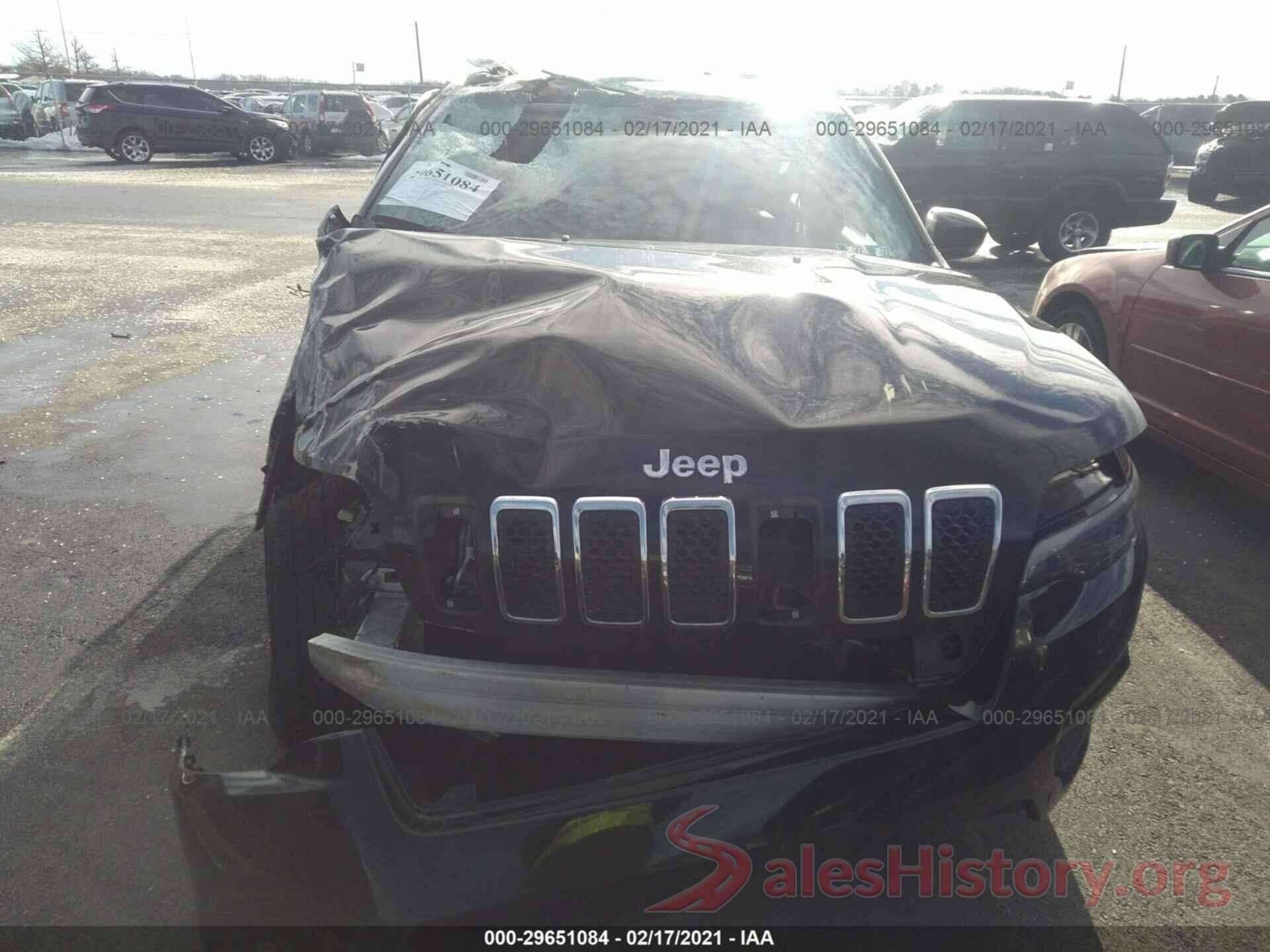 1C4PJMLB8KD244877 2019 JEEP CHEROKEE