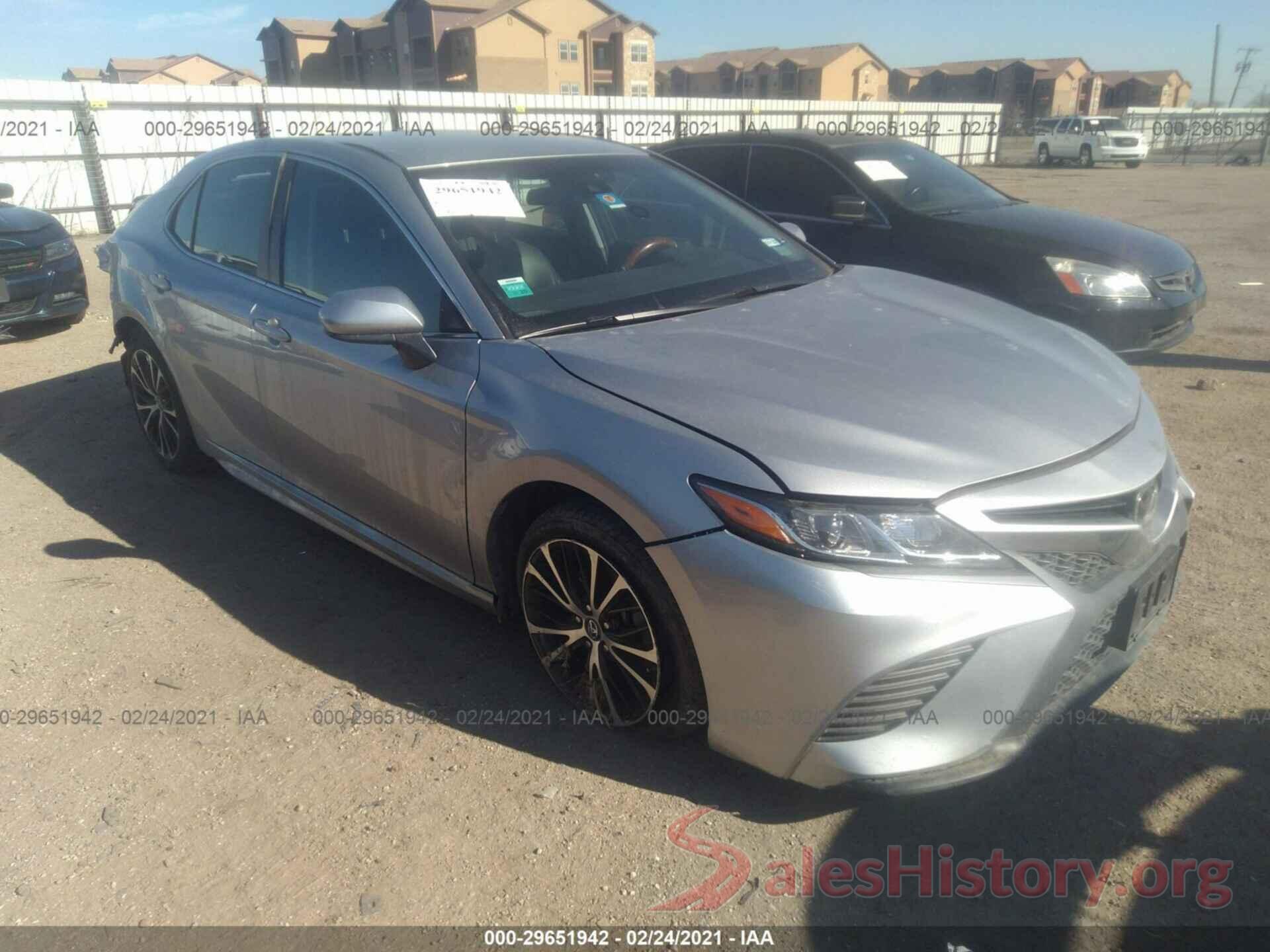 4T1B11HK9JU595650 2018 TOYOTA CAMRY