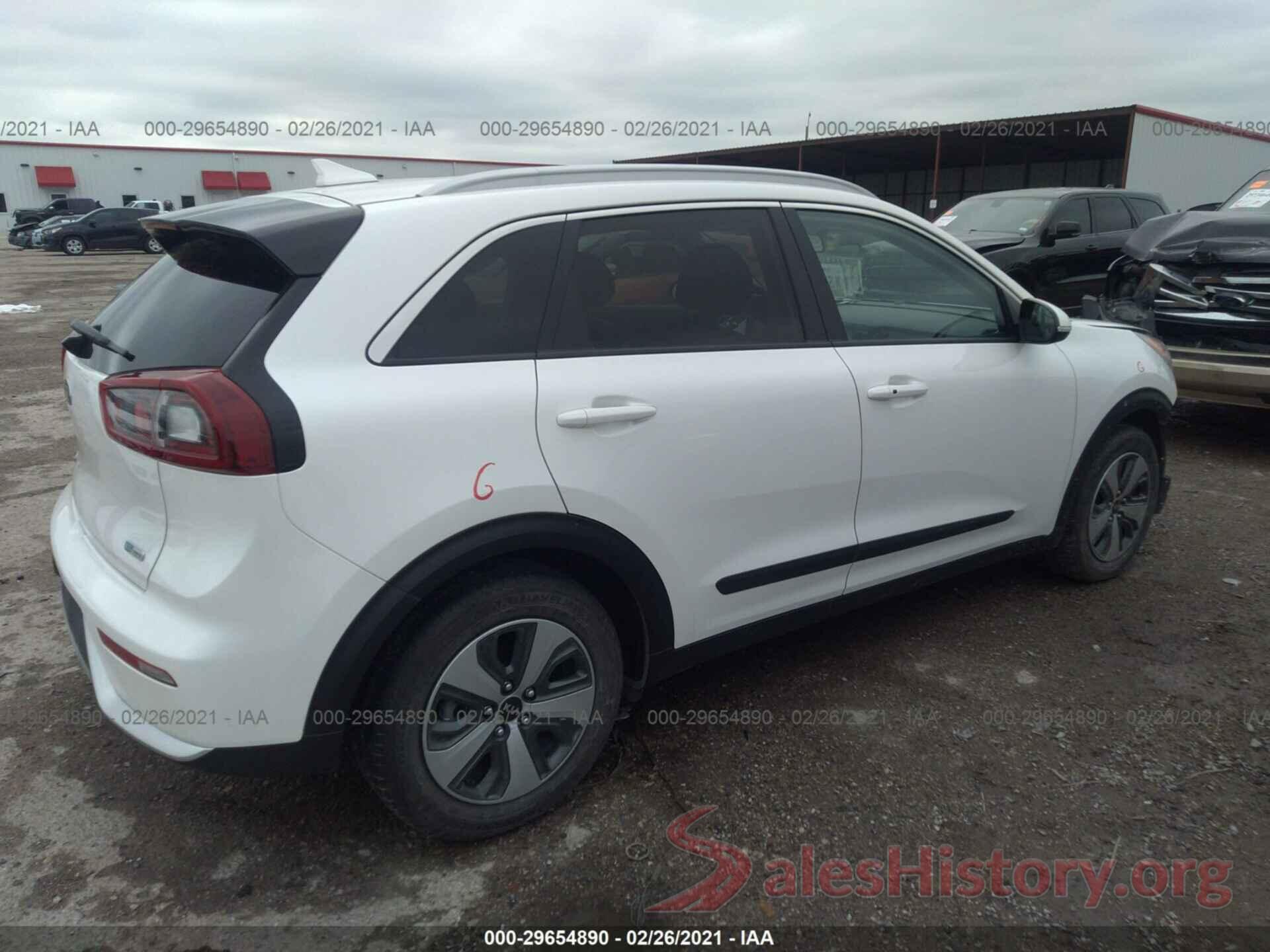 KNDCC3LC4H5086987 2017 KIA NIRO