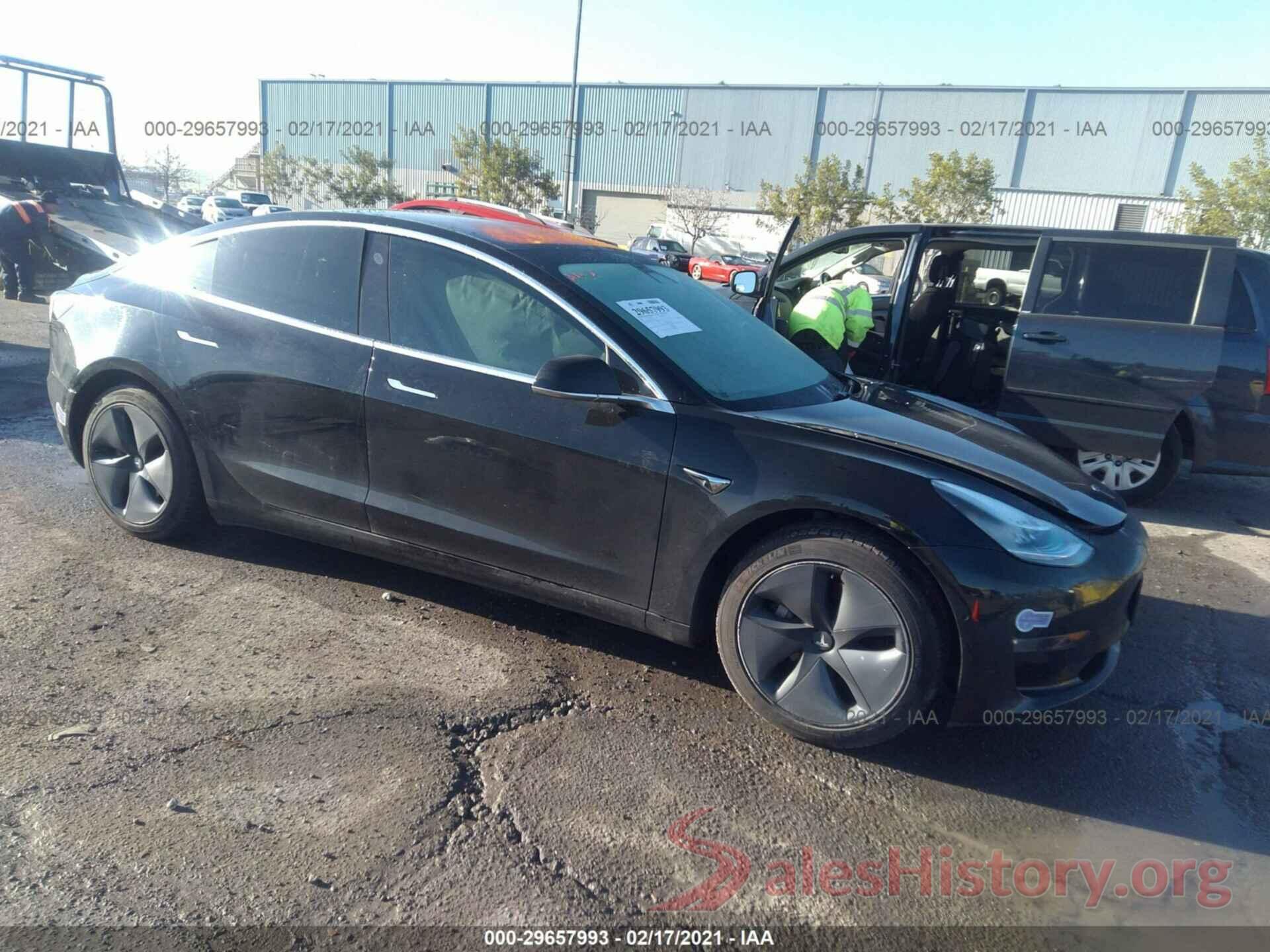 5YJ3E1EA8JF058589 2018 TESLA MODEL 3