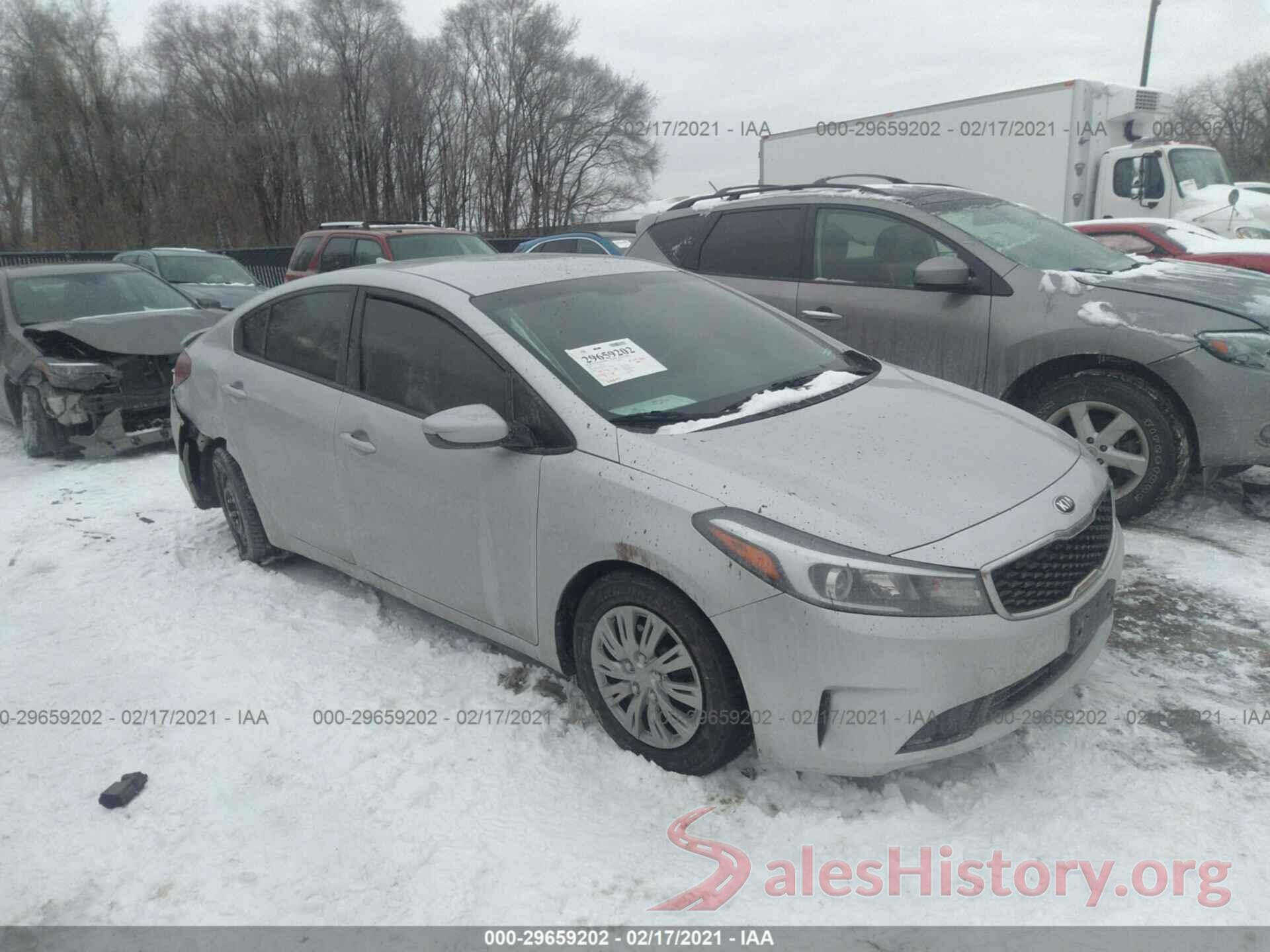 3KPFL4A76JE180694 2018 KIA FORTE