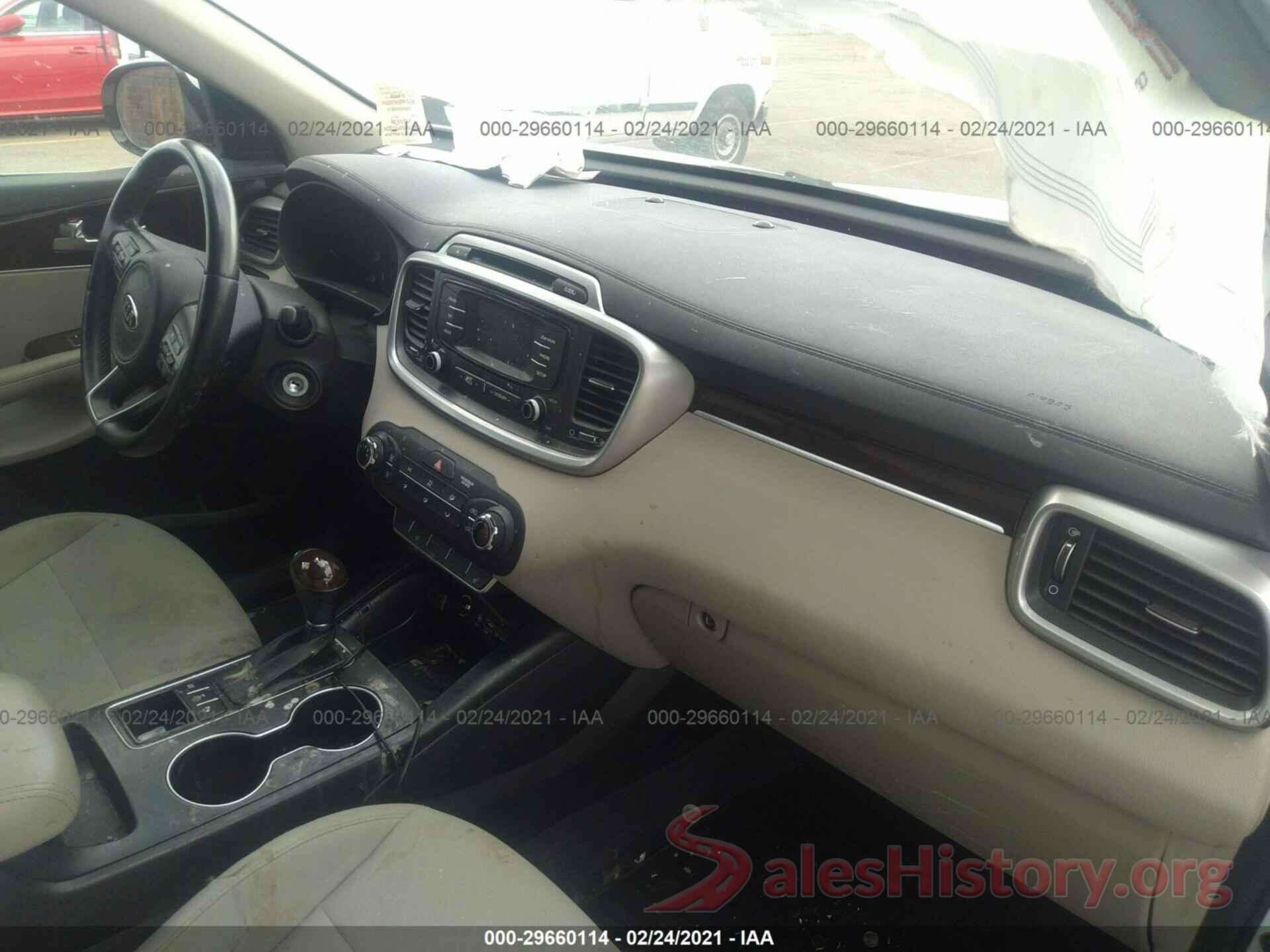 5XYPGDA32GG107632 2016 KIA SORENTO