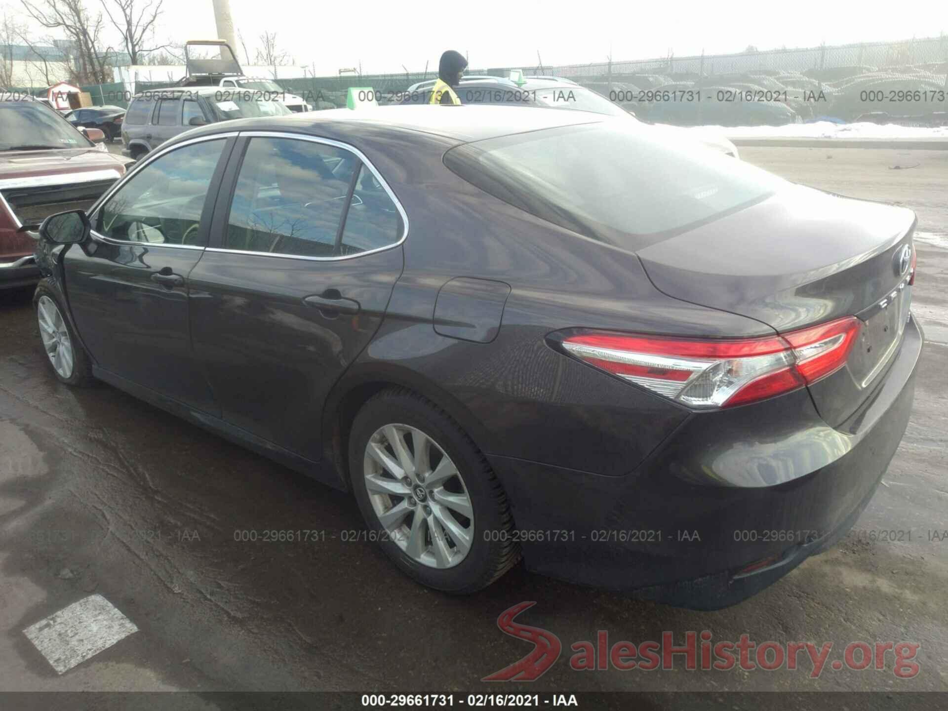 4T1B11HK8JU645230 2018 TOYOTA CAMRY