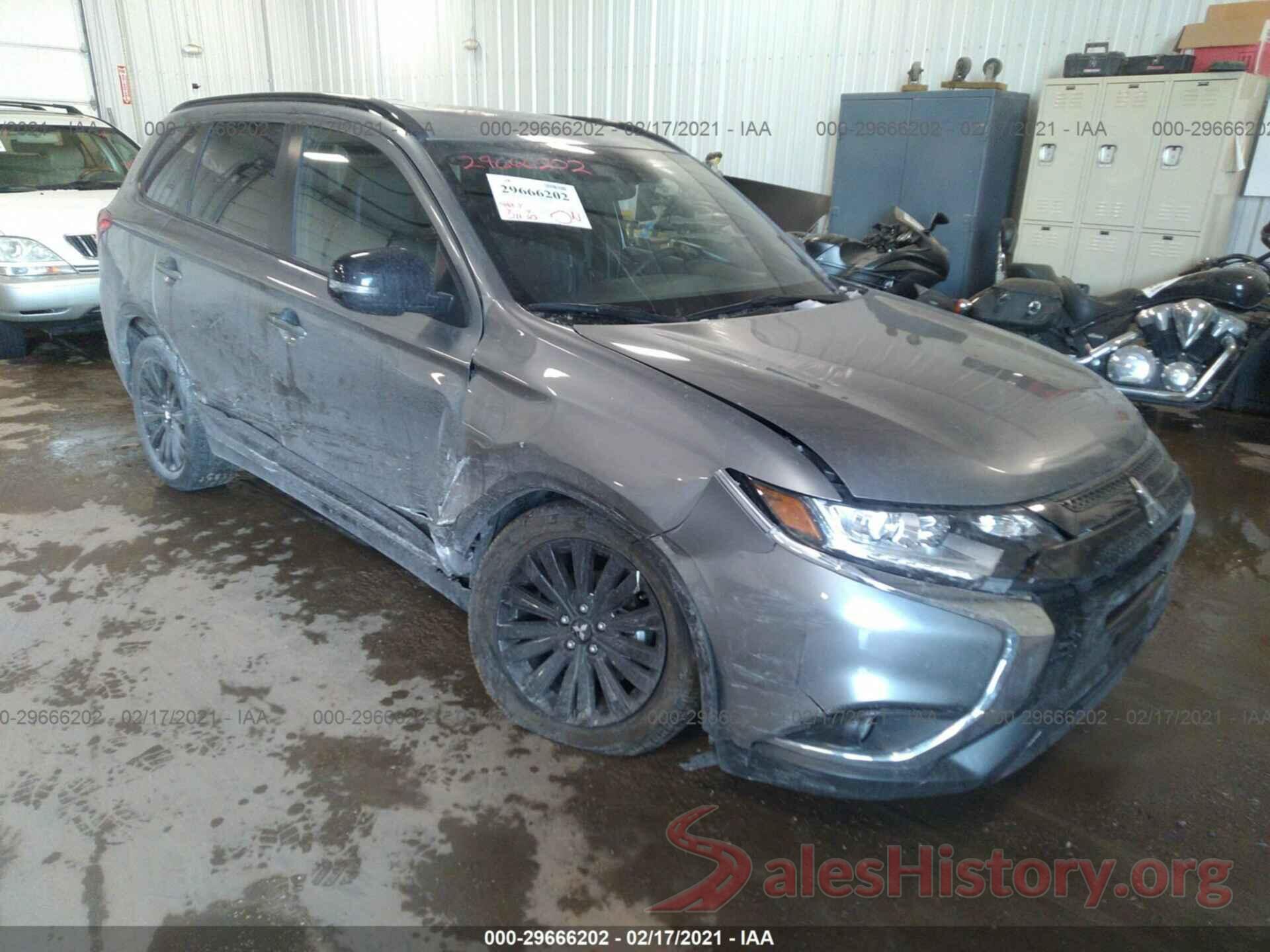 JA4AZ3A3XLZ035112 2020 MITSUBISHI OUTLANDER