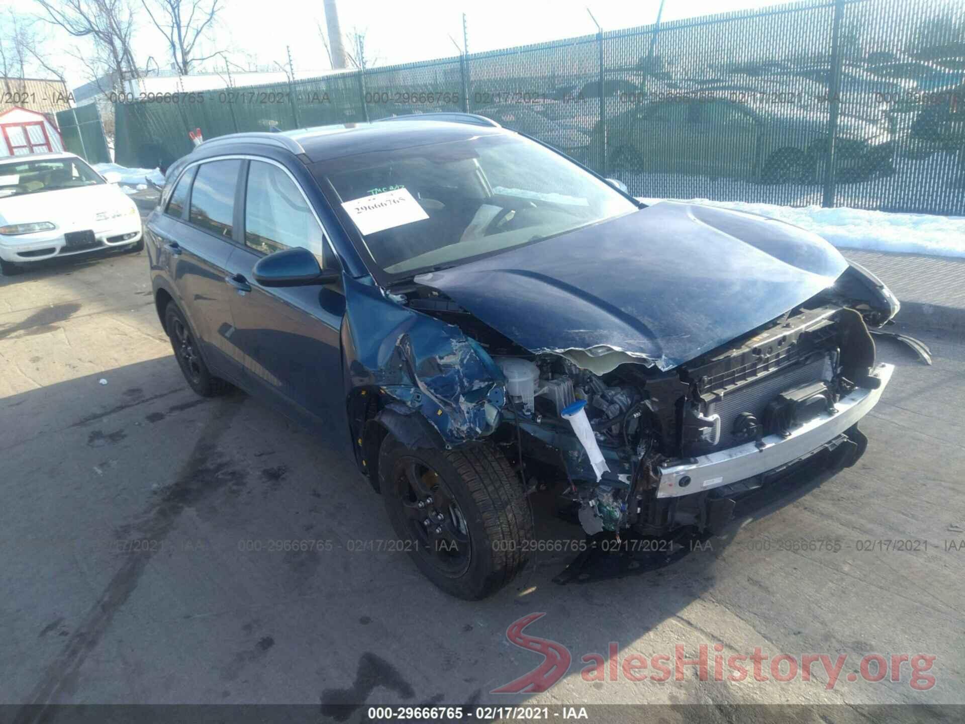 KNDCB3LC8K5254947 2019 KIA NIRO