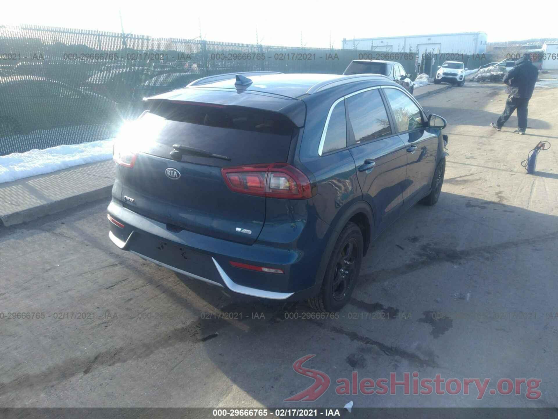 KNDCB3LC8K5254947 2019 KIA NIRO