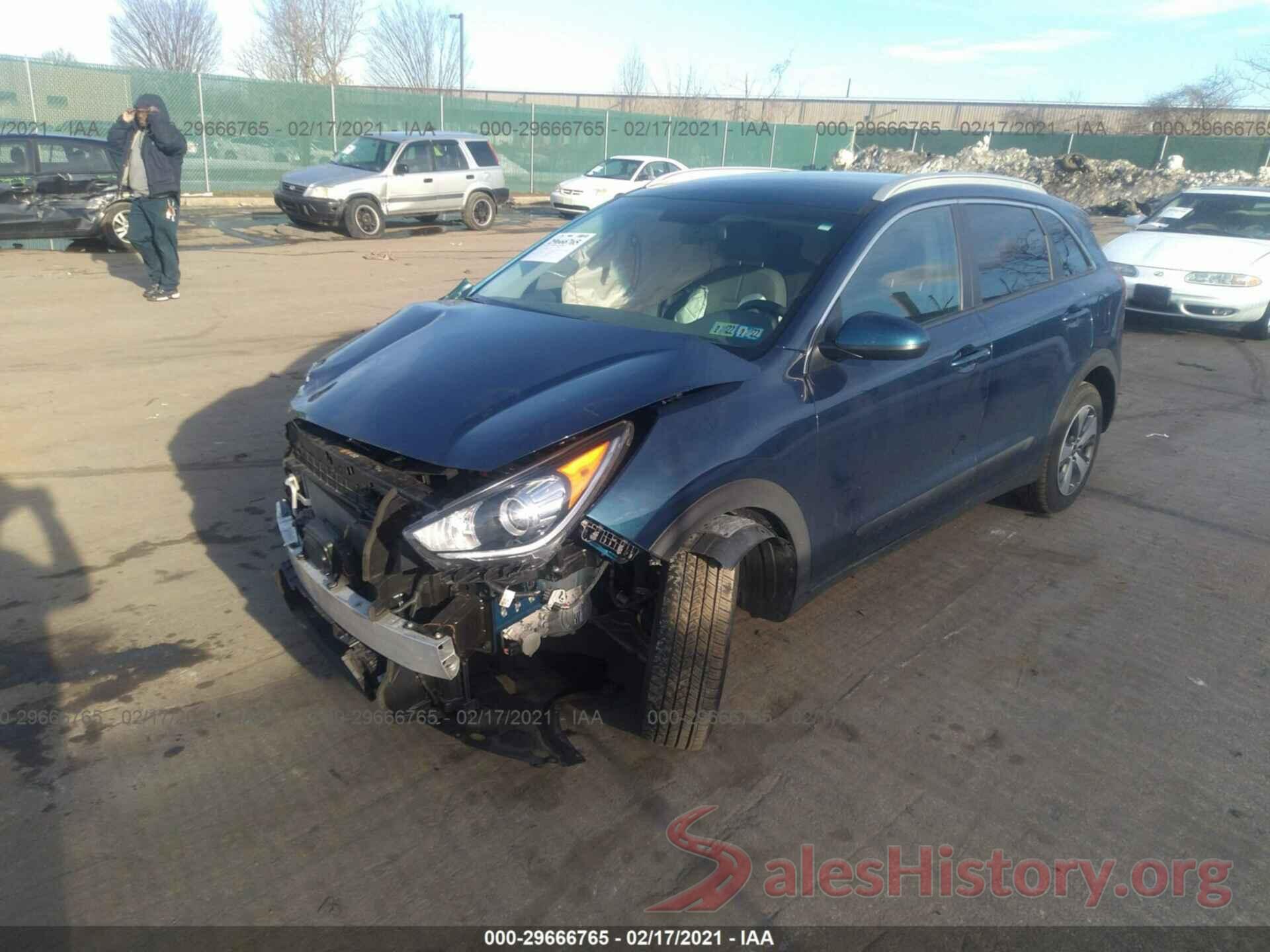 KNDCB3LC8K5254947 2019 KIA NIRO