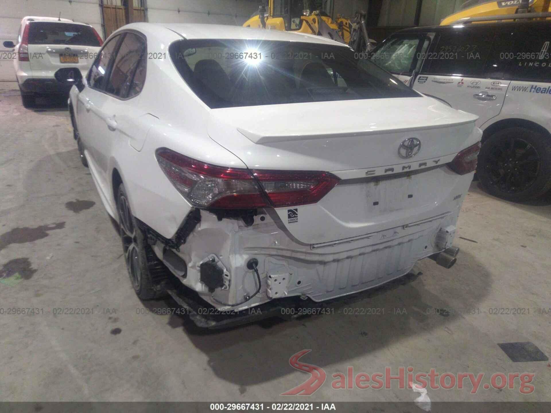 4T1B11HK8JU145777 2018 TOYOTA CAMRY