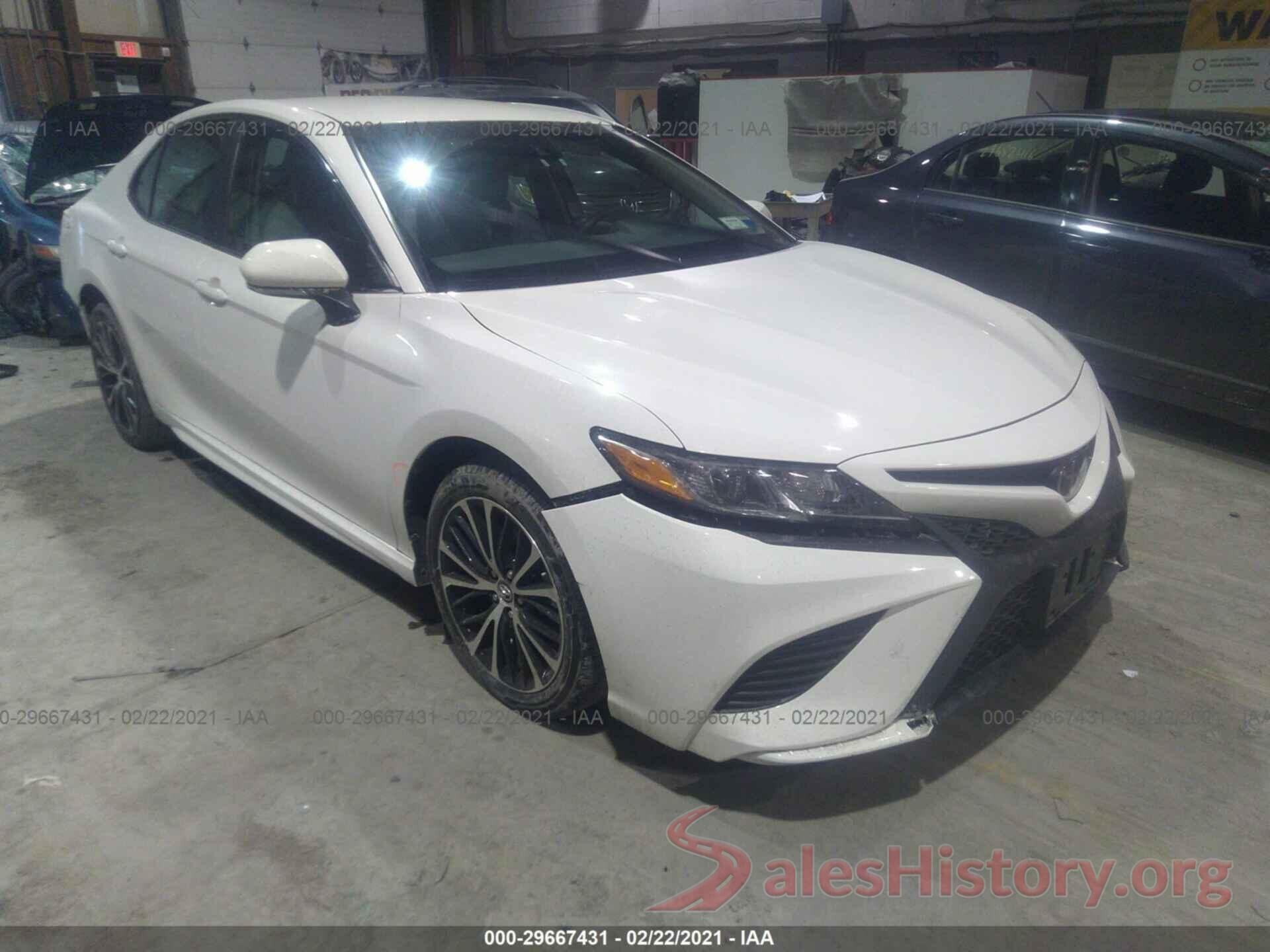 4T1B11HK8JU145777 2018 TOYOTA CAMRY