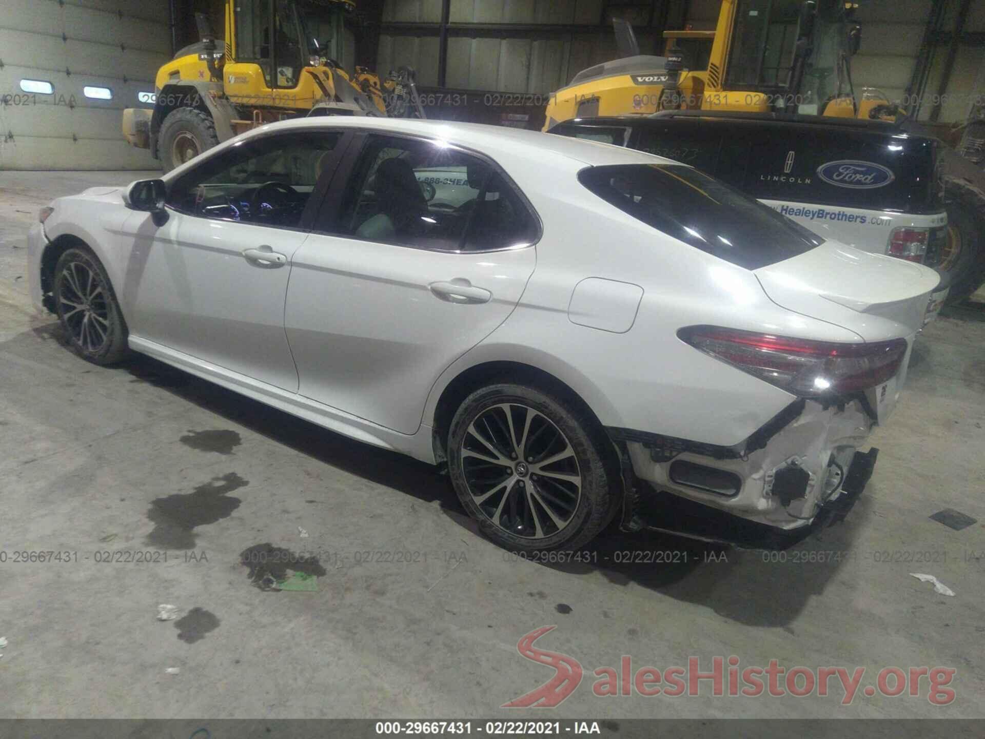 4T1B11HK8JU145777 2018 TOYOTA CAMRY