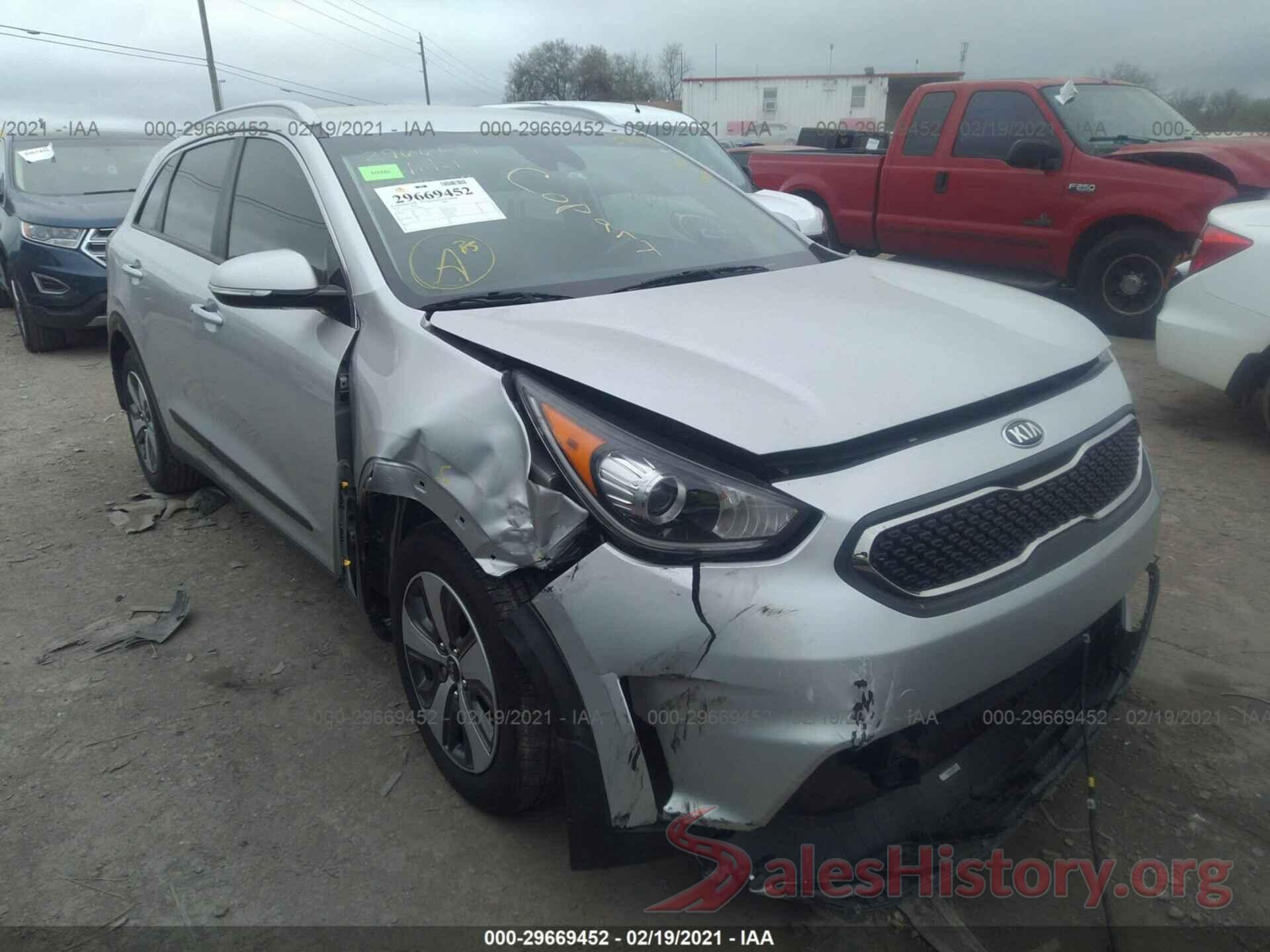 KNDCC3LC1J5107994 2018 KIA NIRO