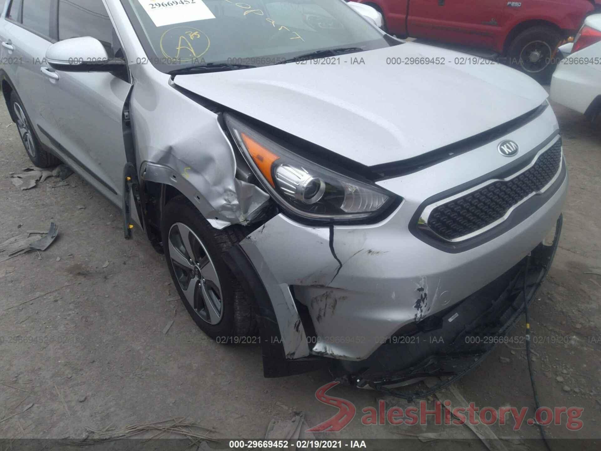 KNDCC3LC1J5107994 2018 KIA NIRO