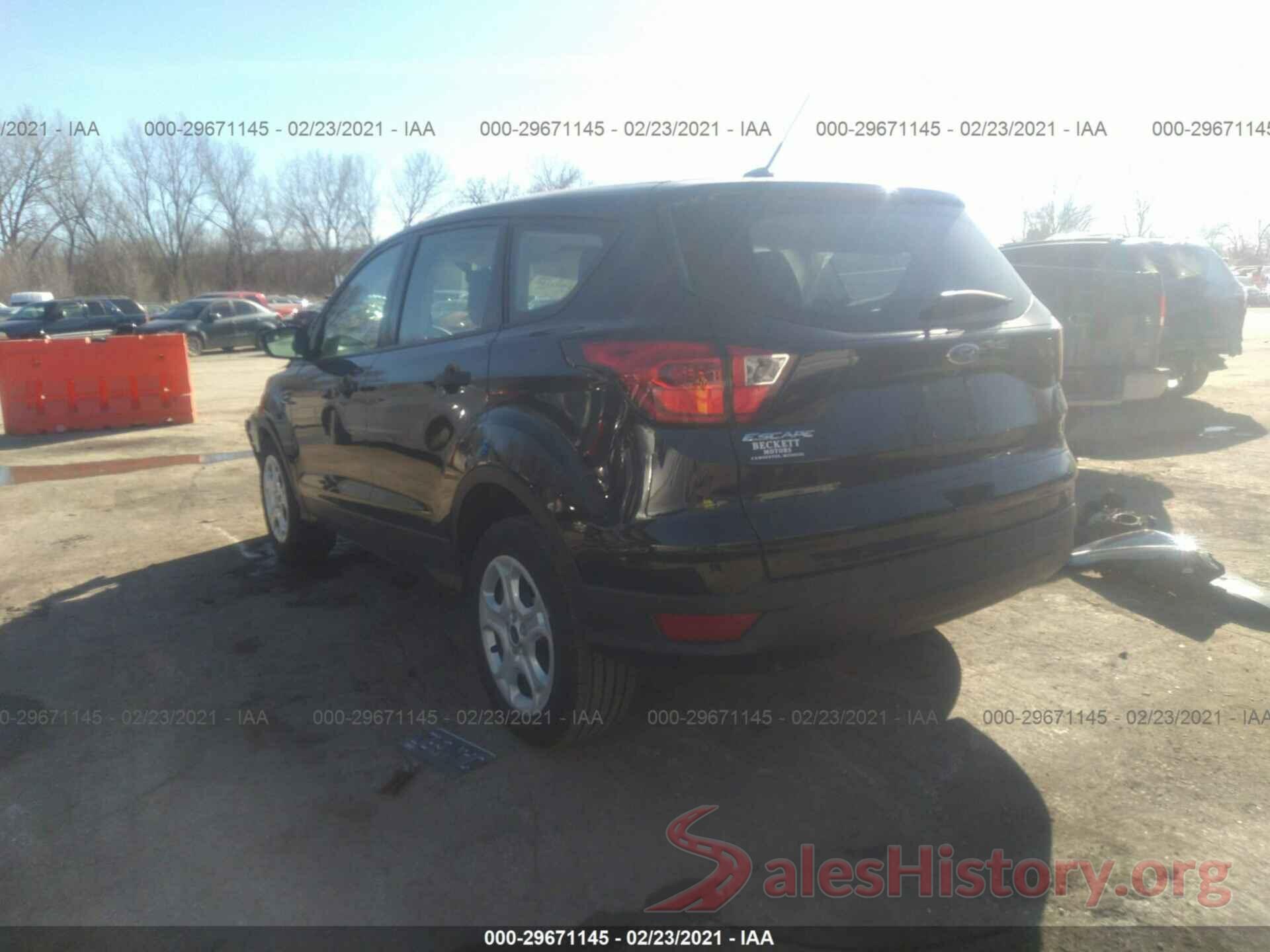 1FMCU0F77KUA40038 2019 FORD ESCAPE