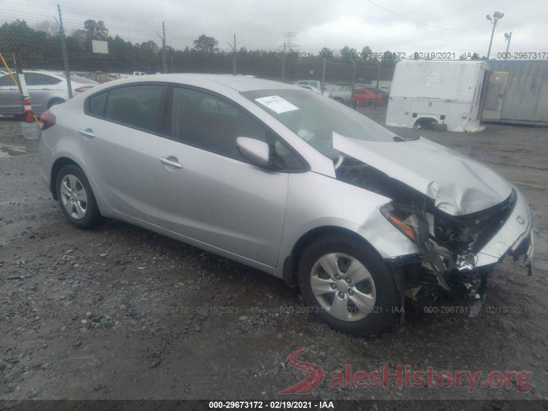 3KPFK4A76JE268891 2018 KIA FORTE