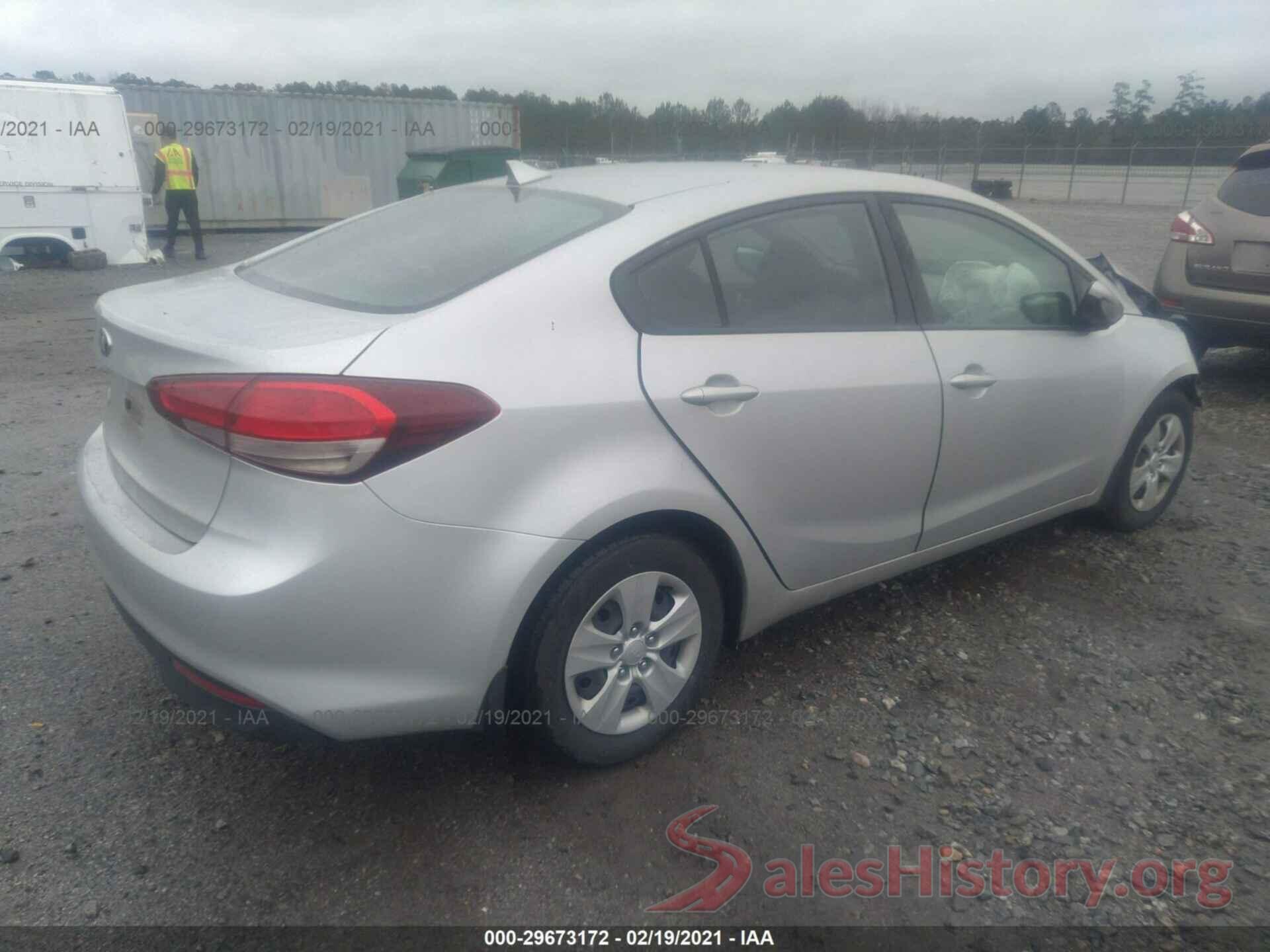 3KPFK4A76JE268891 2018 KIA FORTE