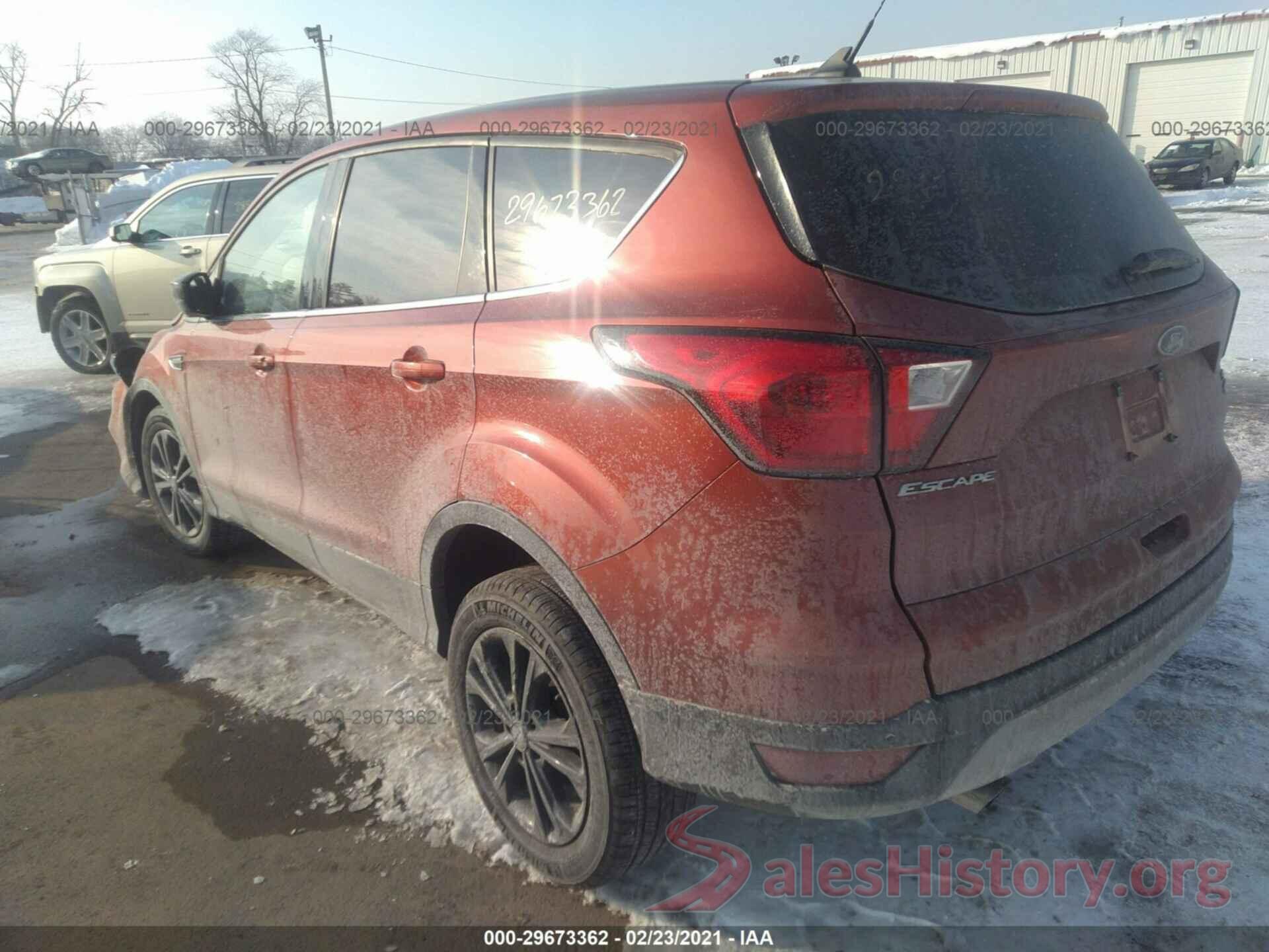 1FMCU0GD9KUA42510 2019 FORD ESCAPE