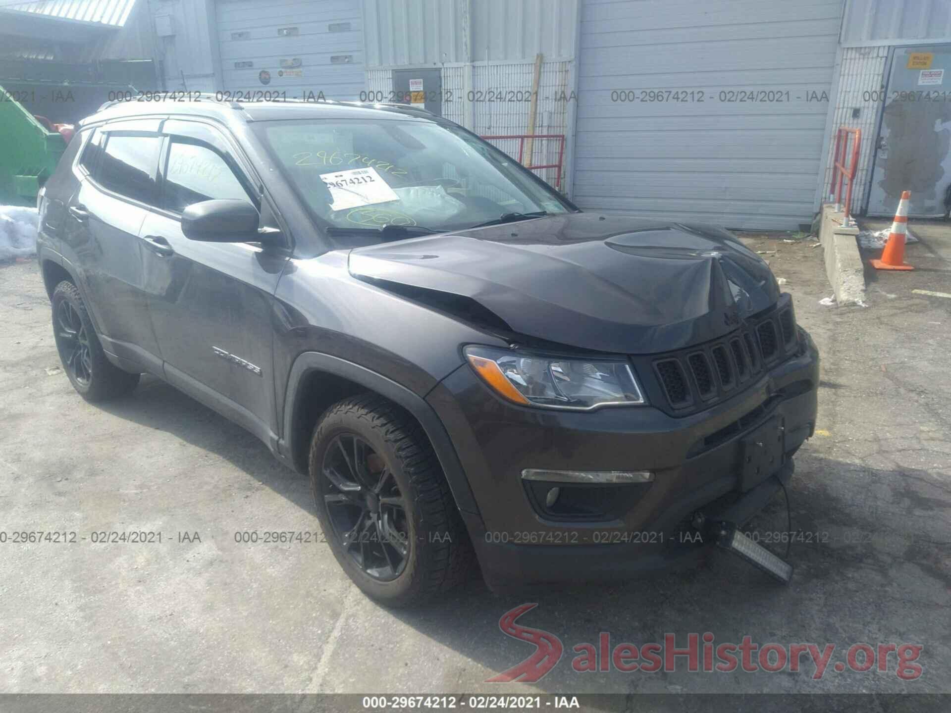 3C4NJDBB9JT282524 2018 JEEP COMPASS