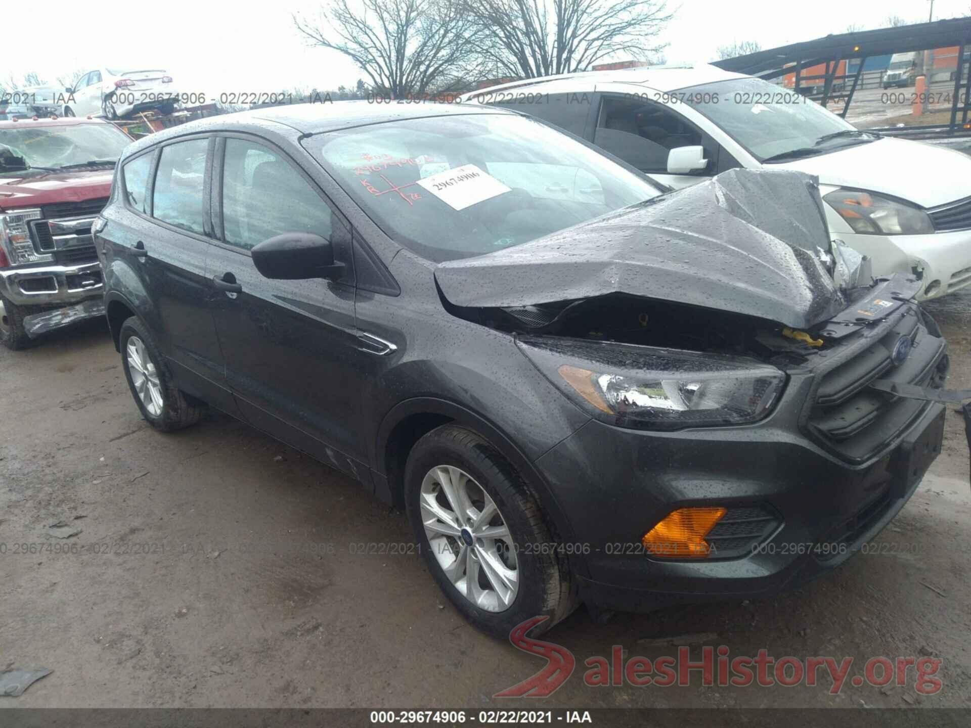 1FMCU0F71JUA49753 2018 FORD ESCAPE