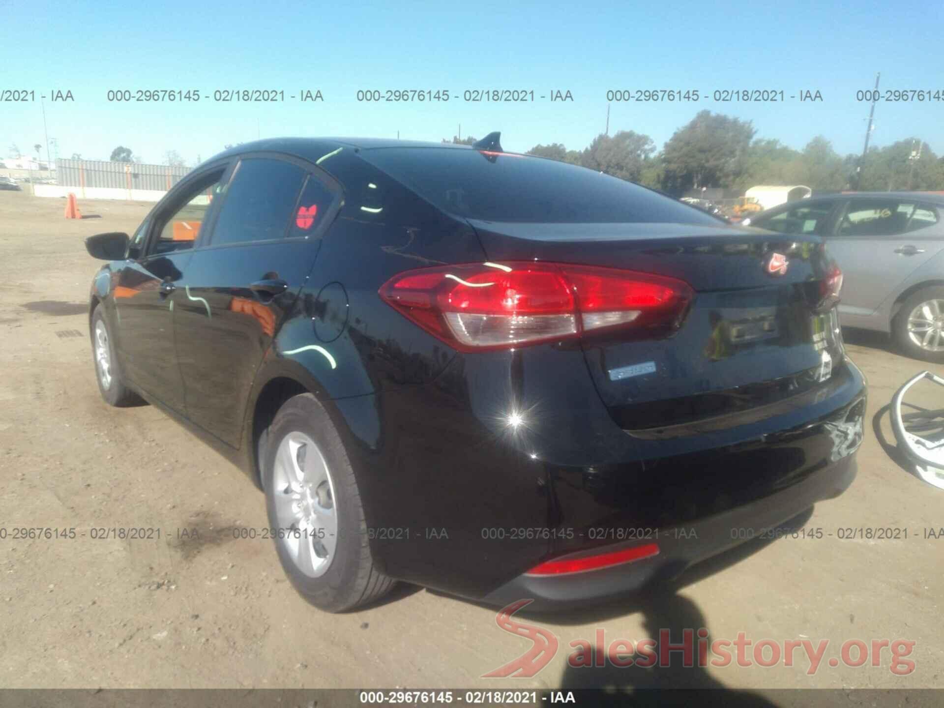 3KPFK4A73HE064818 2017 KIA FORTE