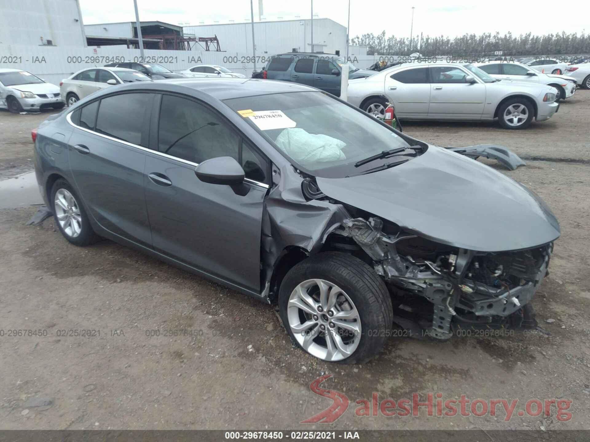 1G1BE5SM8K7139643 2019 CHEVROLET CRUZE