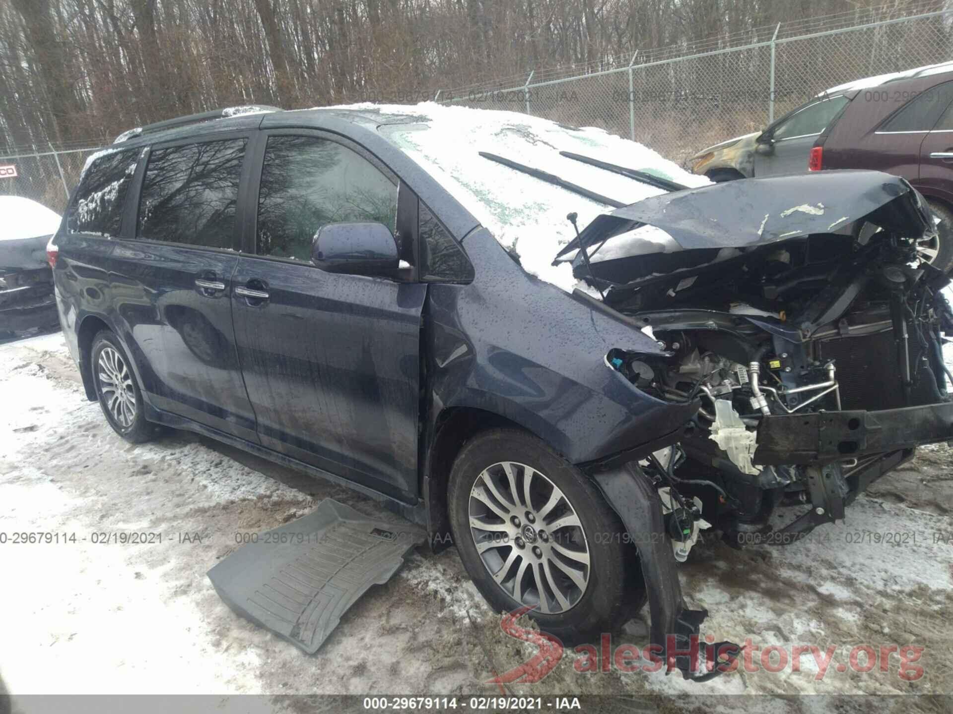 5TDYZ3DC0JS945835 2018 TOYOTA SIENNA