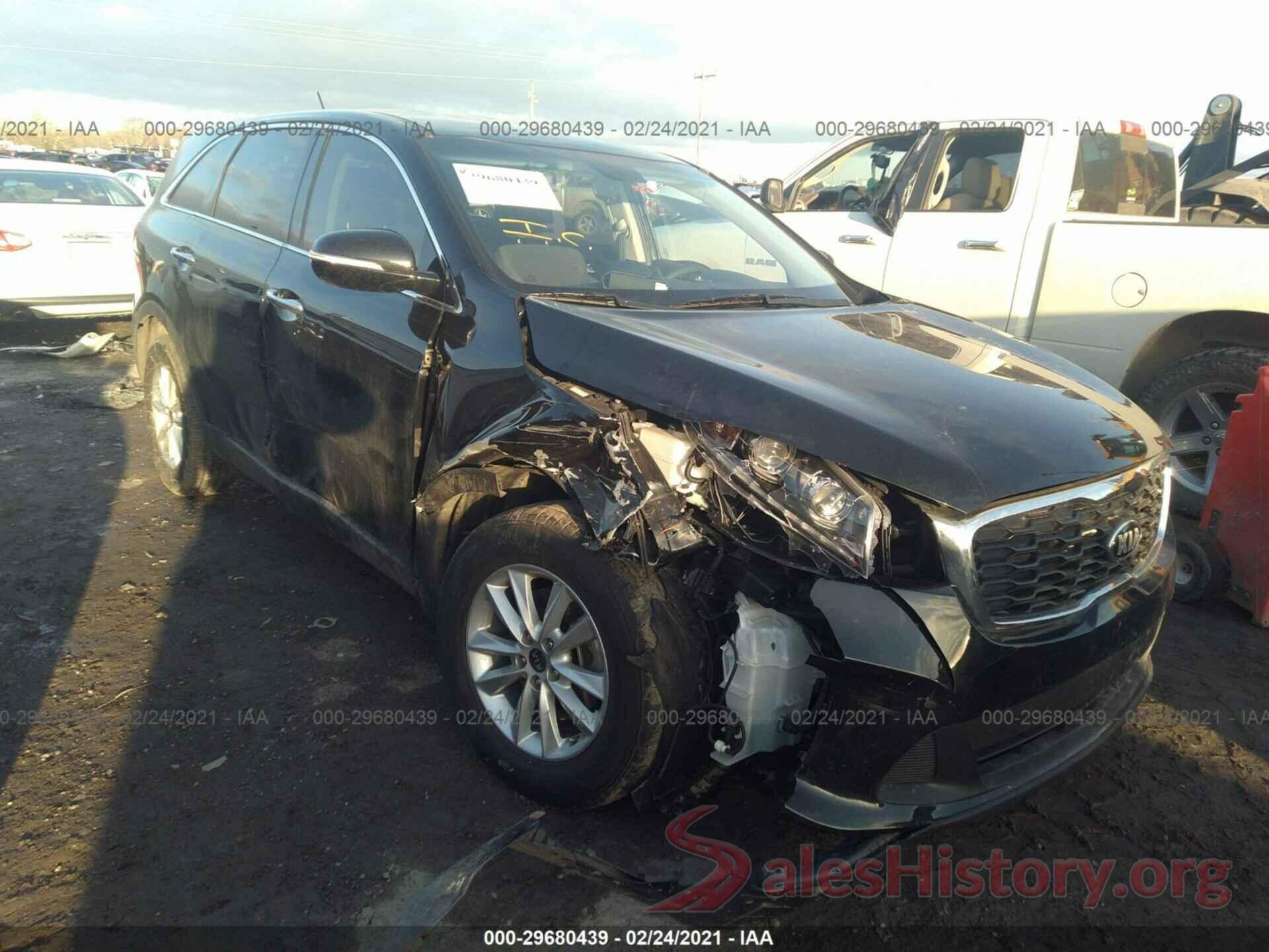 5XYPG4A32KG587437 2019 KIA SORENTO