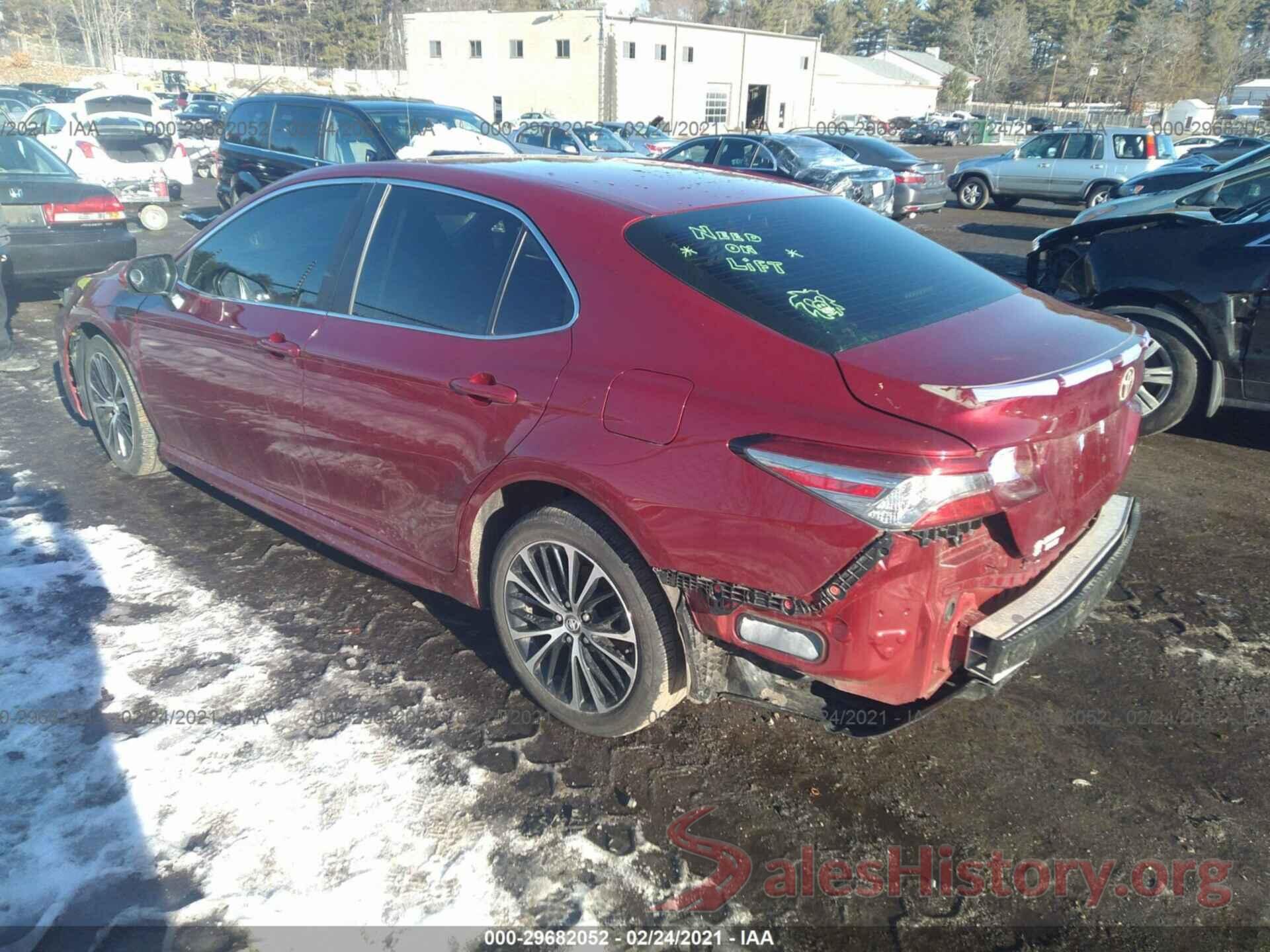 4T1B11HK2JU549433 2018 TOYOTA CAMRY