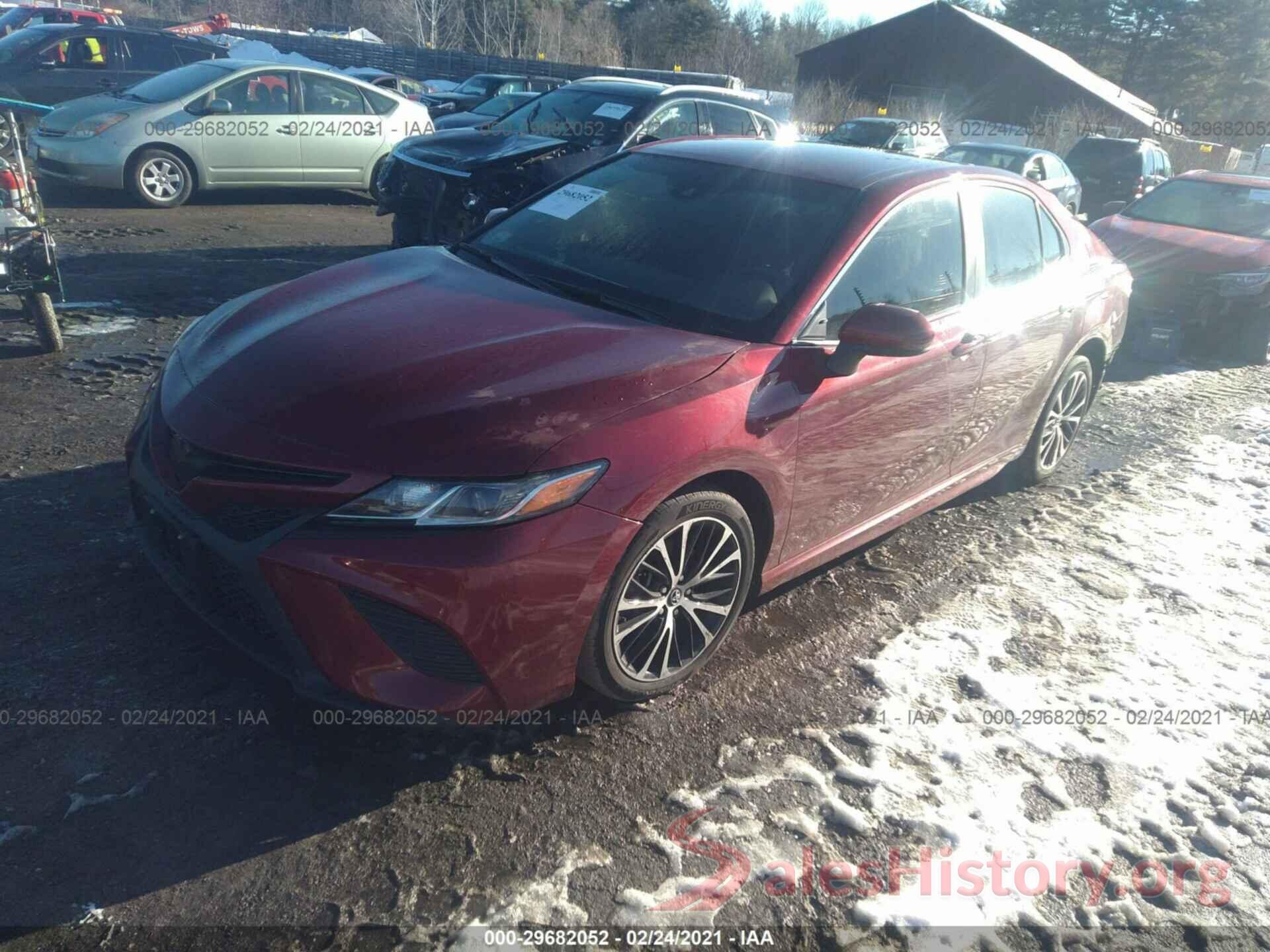 4T1B11HK2JU549433 2018 TOYOTA CAMRY