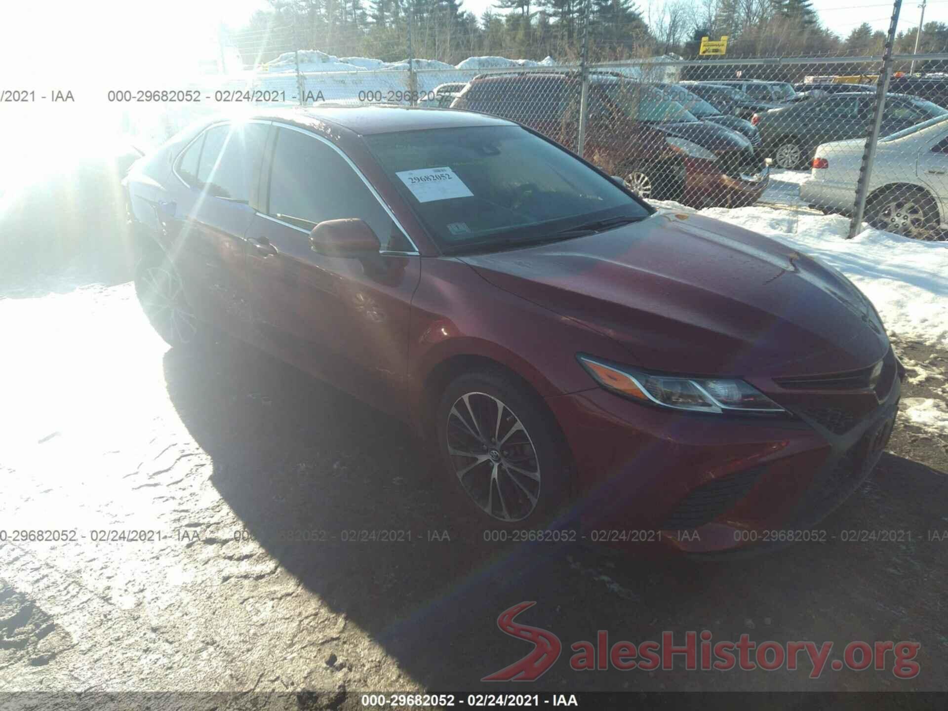 4T1B11HK2JU549433 2018 TOYOTA CAMRY