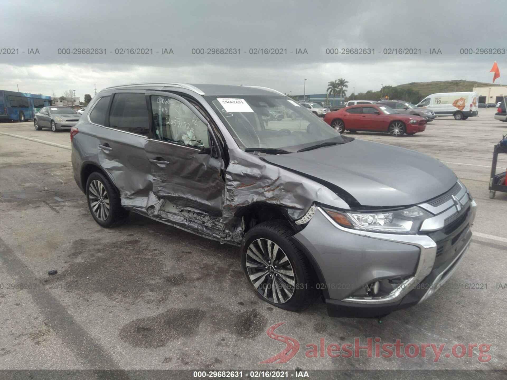 JA4AD3A34LZ020605 2020 MITSUBISHI OUTLANDER