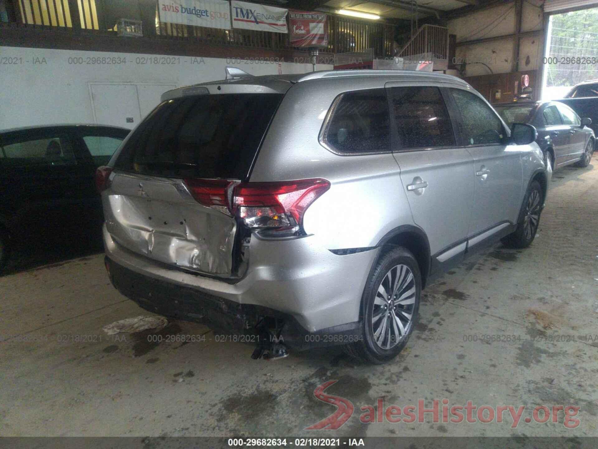 JA4AD3A35LZ018605 2020 MITSUBISHI OUTLANDER