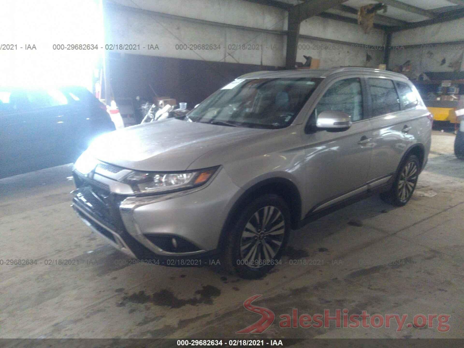 JA4AD3A35LZ018605 2020 MITSUBISHI OUTLANDER