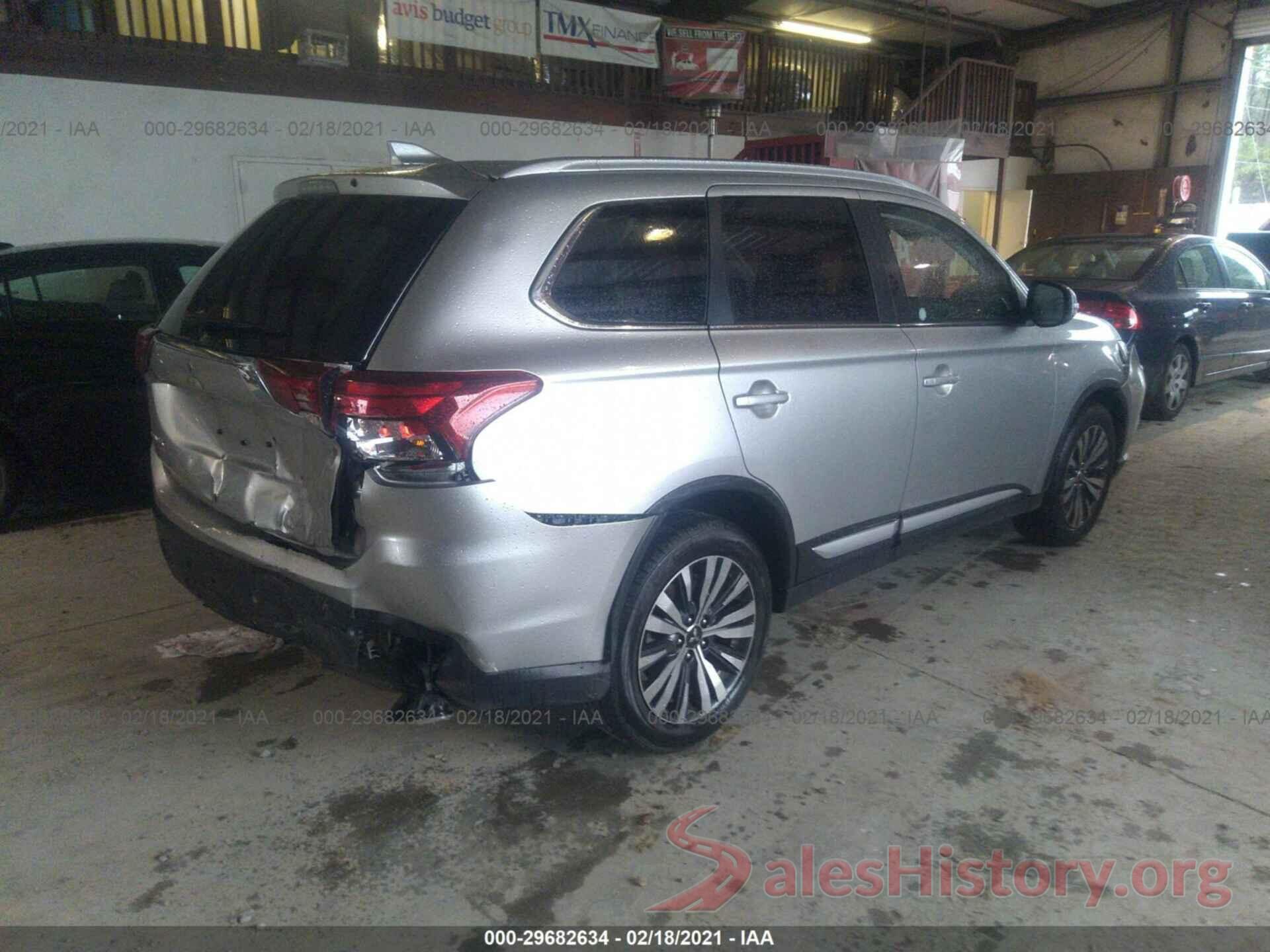 JA4AD3A35LZ018605 2020 MITSUBISHI OUTLANDER