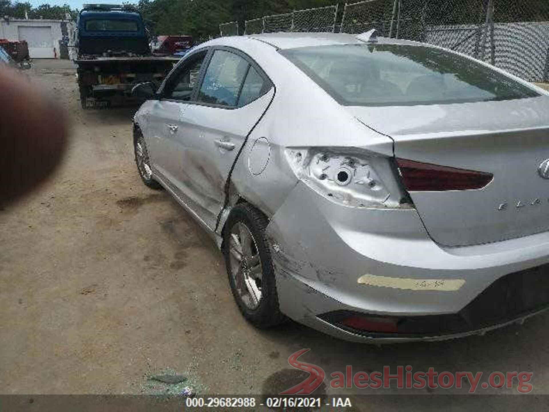 KMHD84LF2KU834019 2019 HYUNDAI ELANTRA