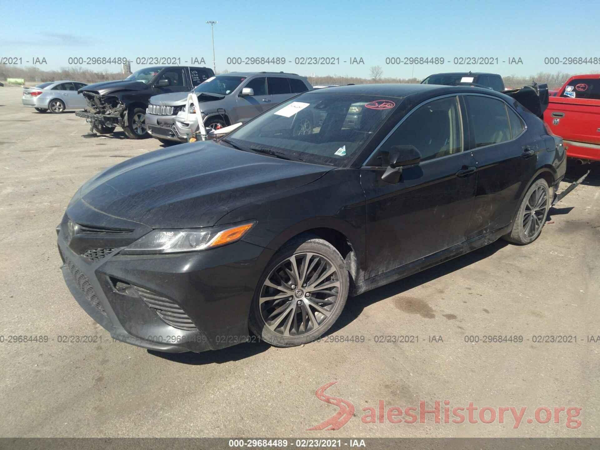 JTNB11HK0J3035988 2018 TOYOTA CAMRY