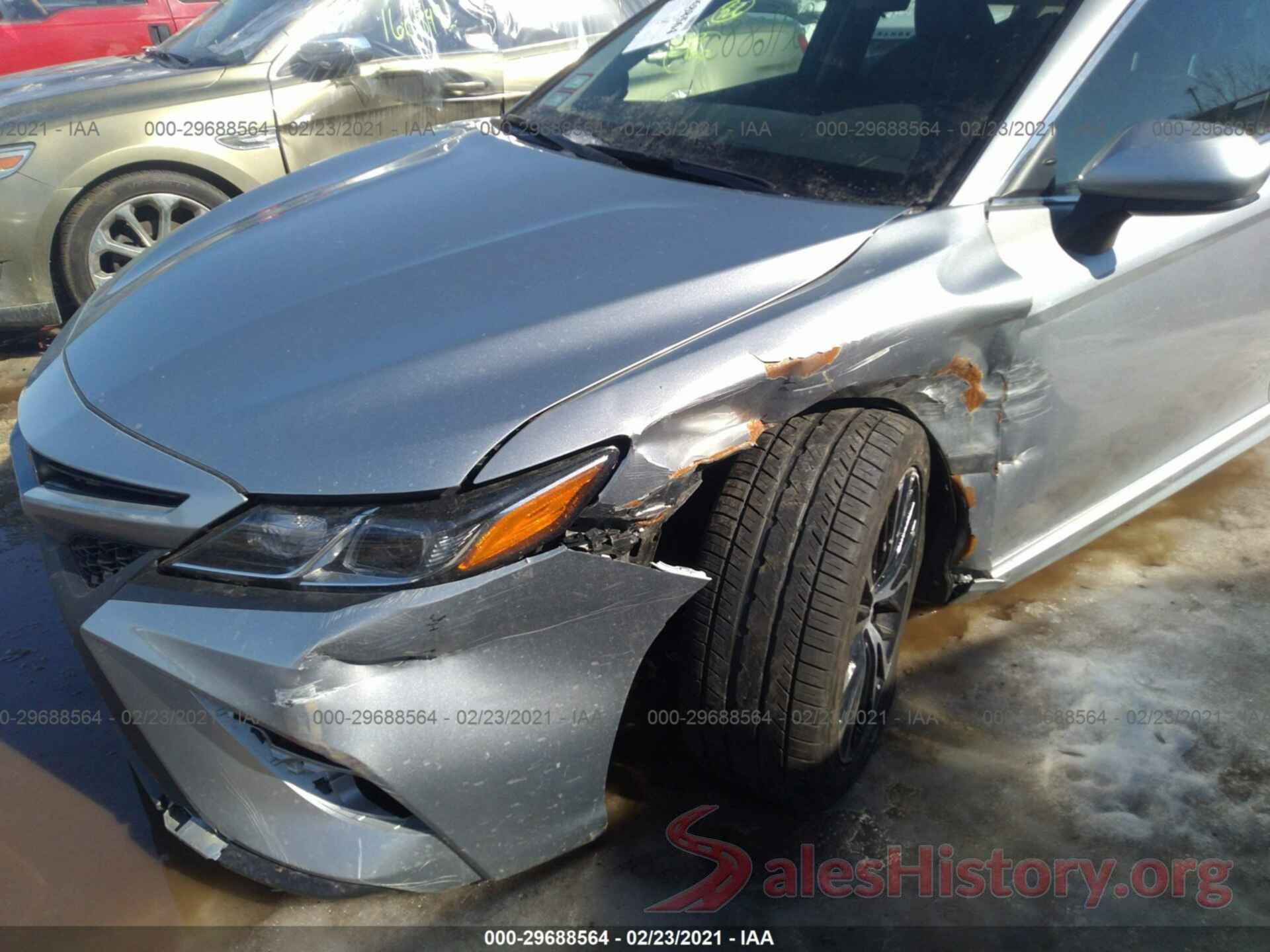 4T1B11HK4JU096853 2018 TOYOTA CAMRY