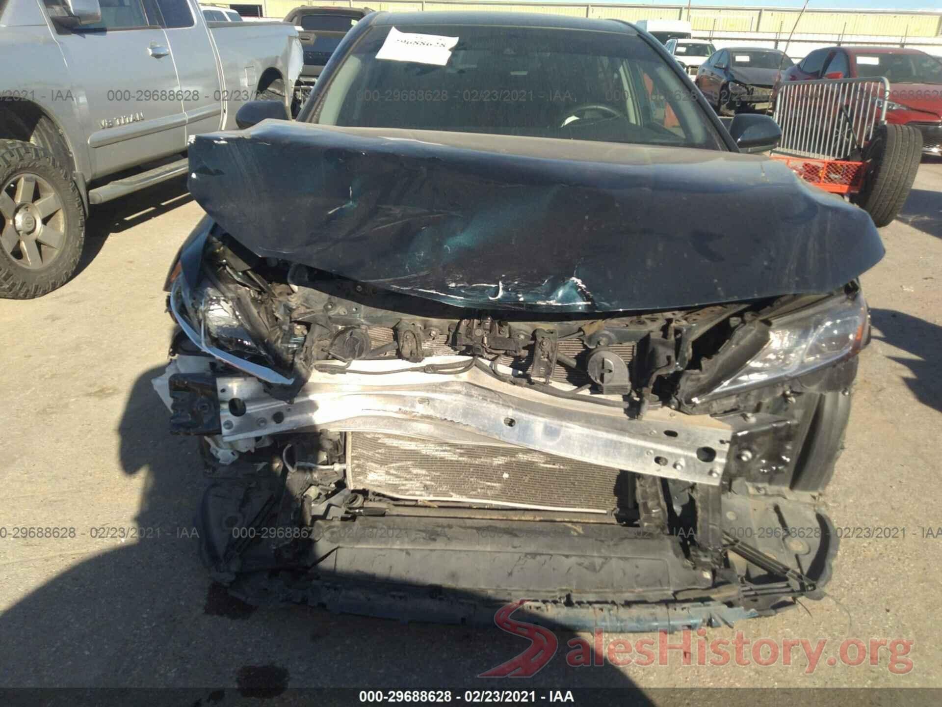 4T1B11HK0JU597934 2018 TOYOTA CAMRY