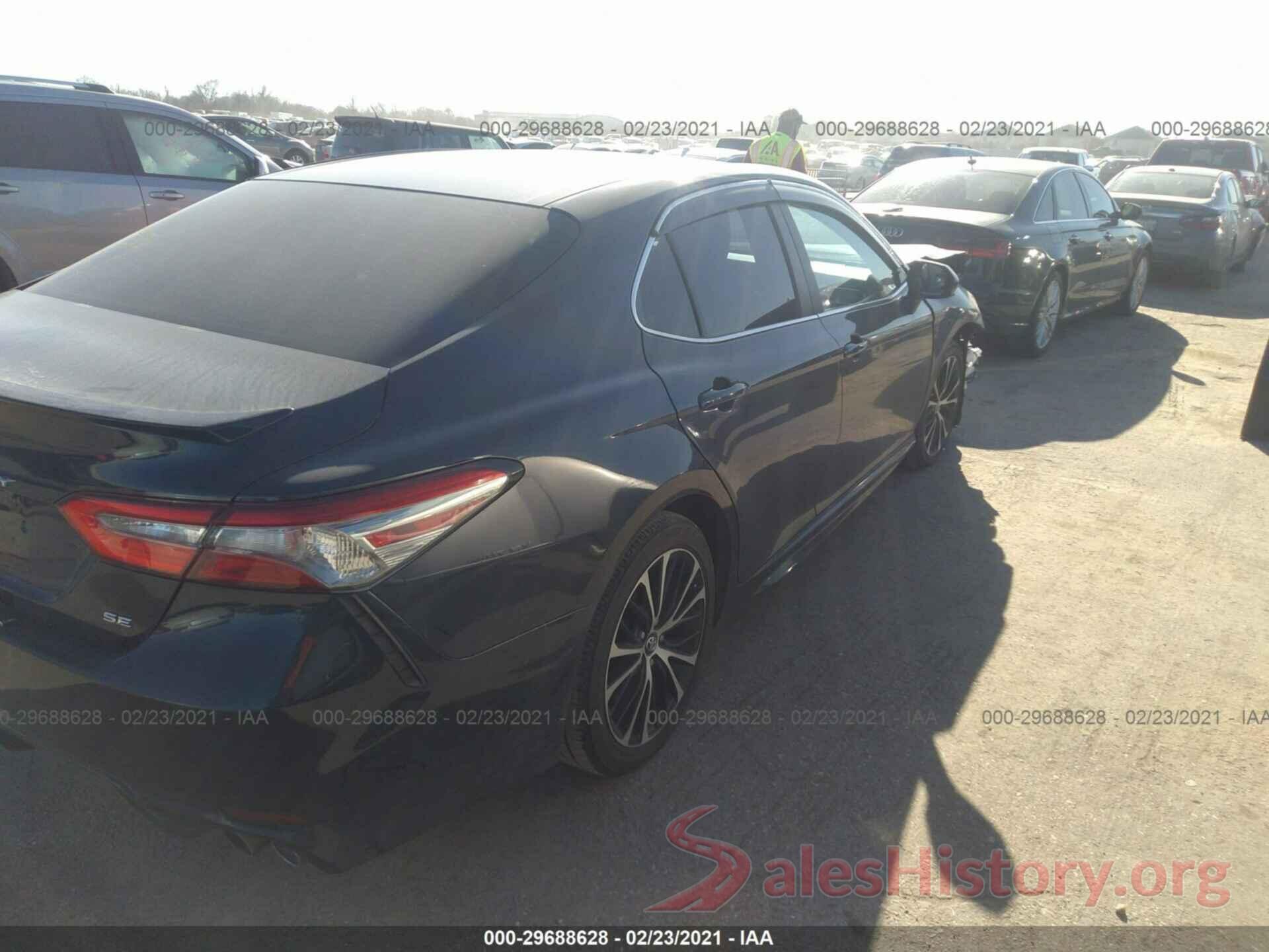 4T1B11HK0JU597934 2018 TOYOTA CAMRY