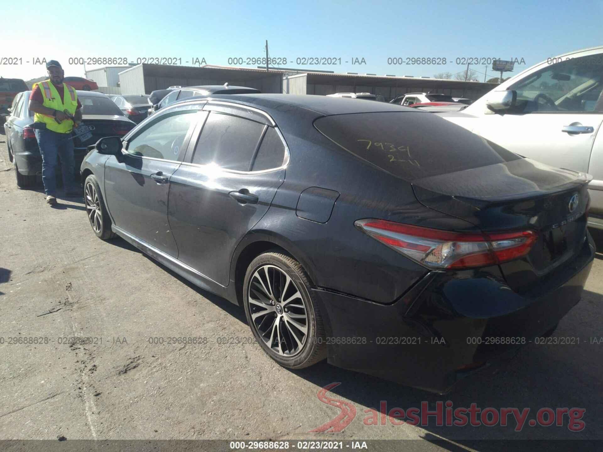 4T1B11HK0JU597934 2018 TOYOTA CAMRY