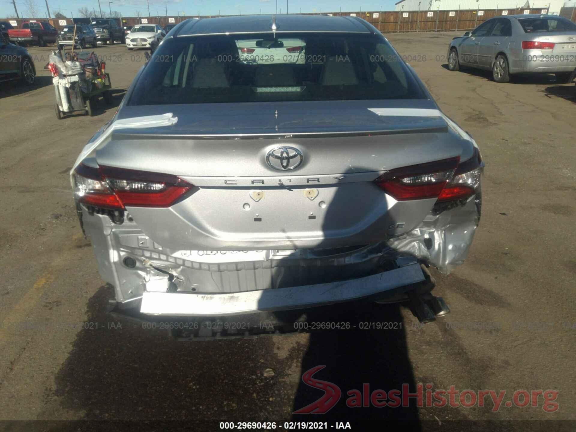 4T1G11AK7MU411018 2021 TOYOTA CAMRY