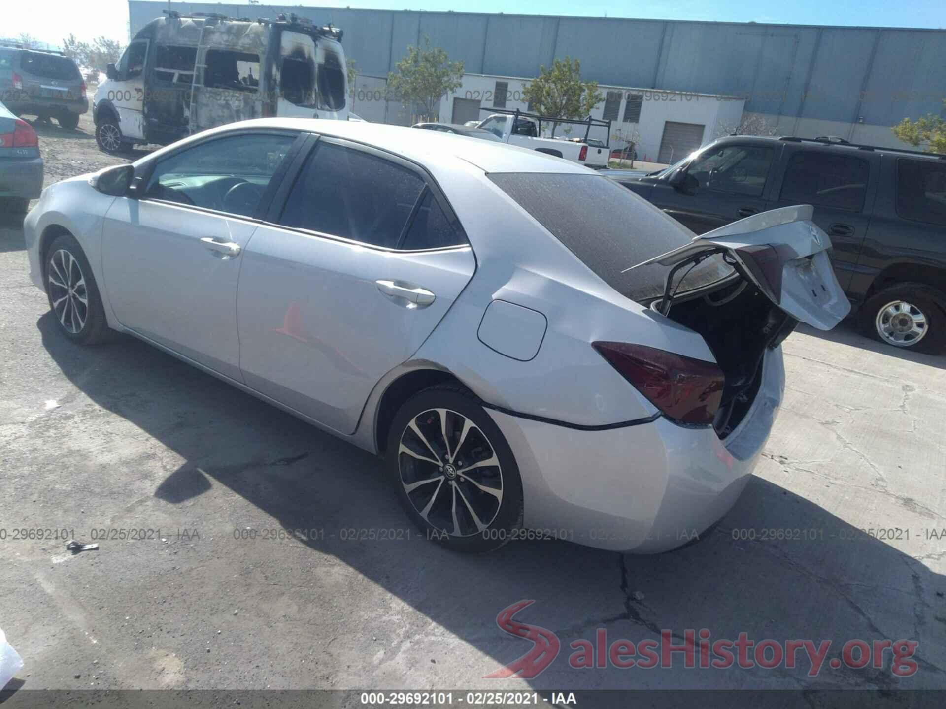 2T1BURHE4JC064809 2018 TOYOTA COROLLA