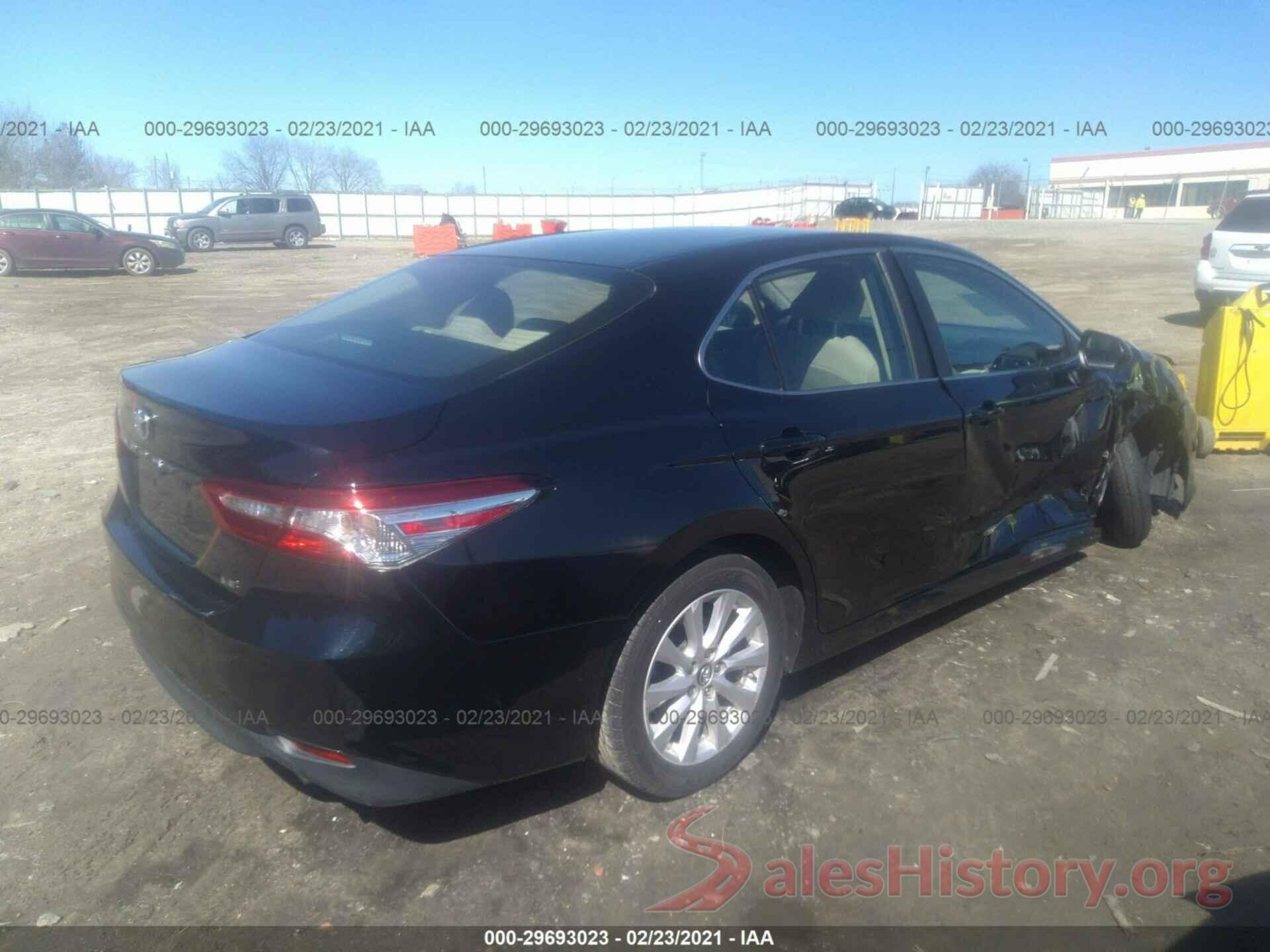 4T1B11HK2JU580598 2018 TOYOTA CAMRY