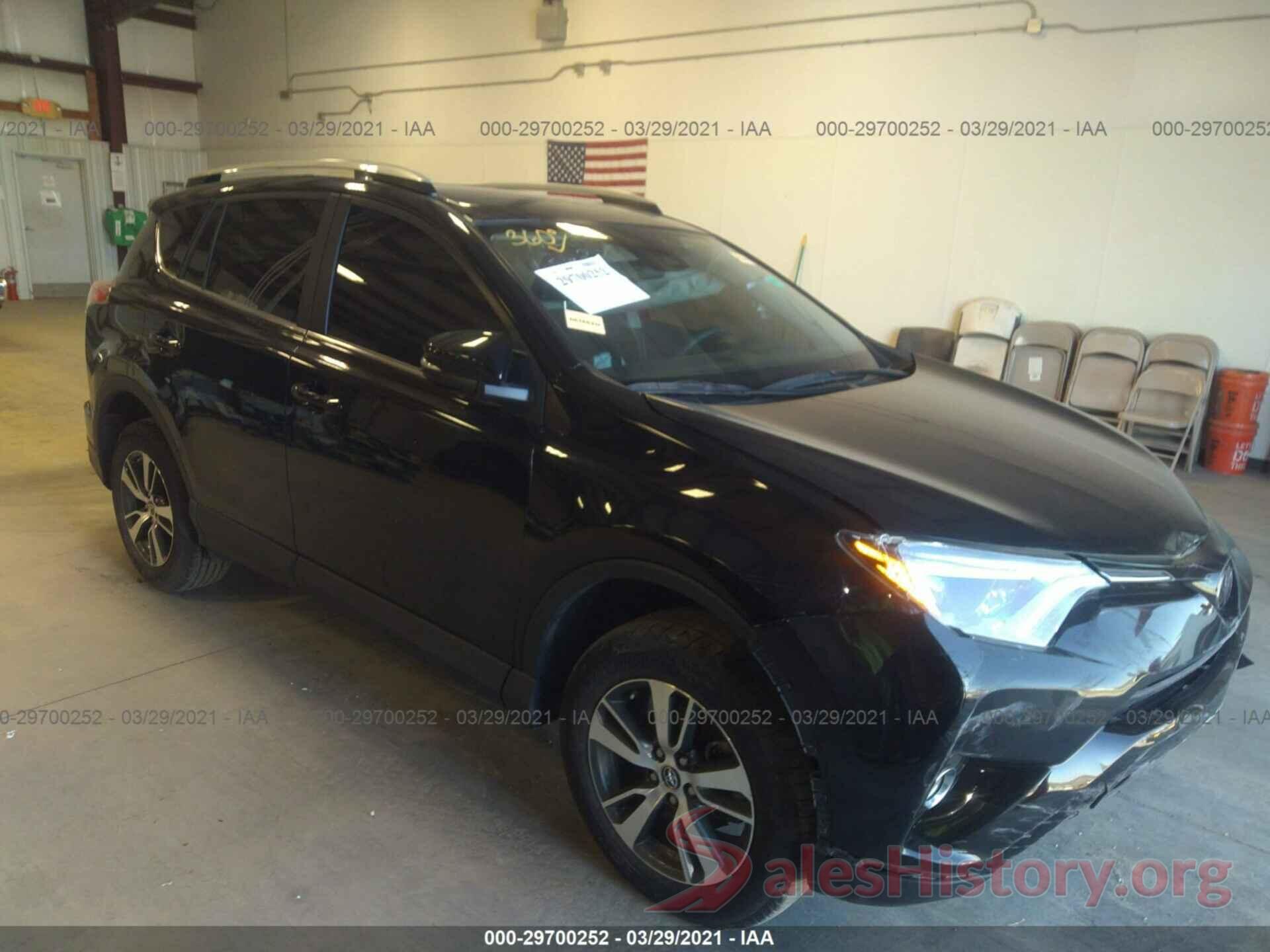 2T3WFREV8JW412889 2018 TOYOTA RAV4